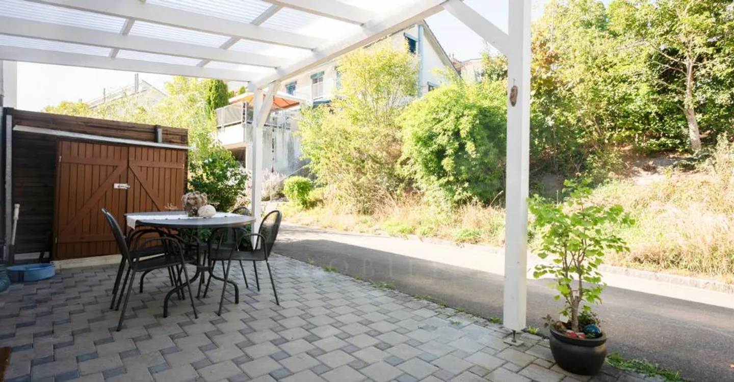 Maison jumelée spacieuse de 5 pièces avec deux places de parking à Neuenegg - Photo 9 sur 12