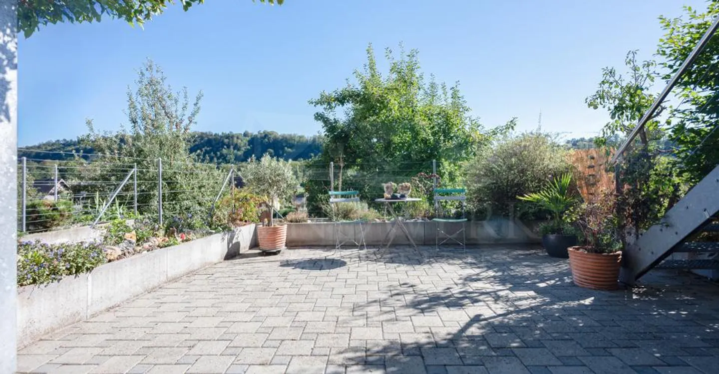 Maison jumelée spacieuse de 5 pièces avec deux places de parking à Neuenegg - Photo 11 sur 12