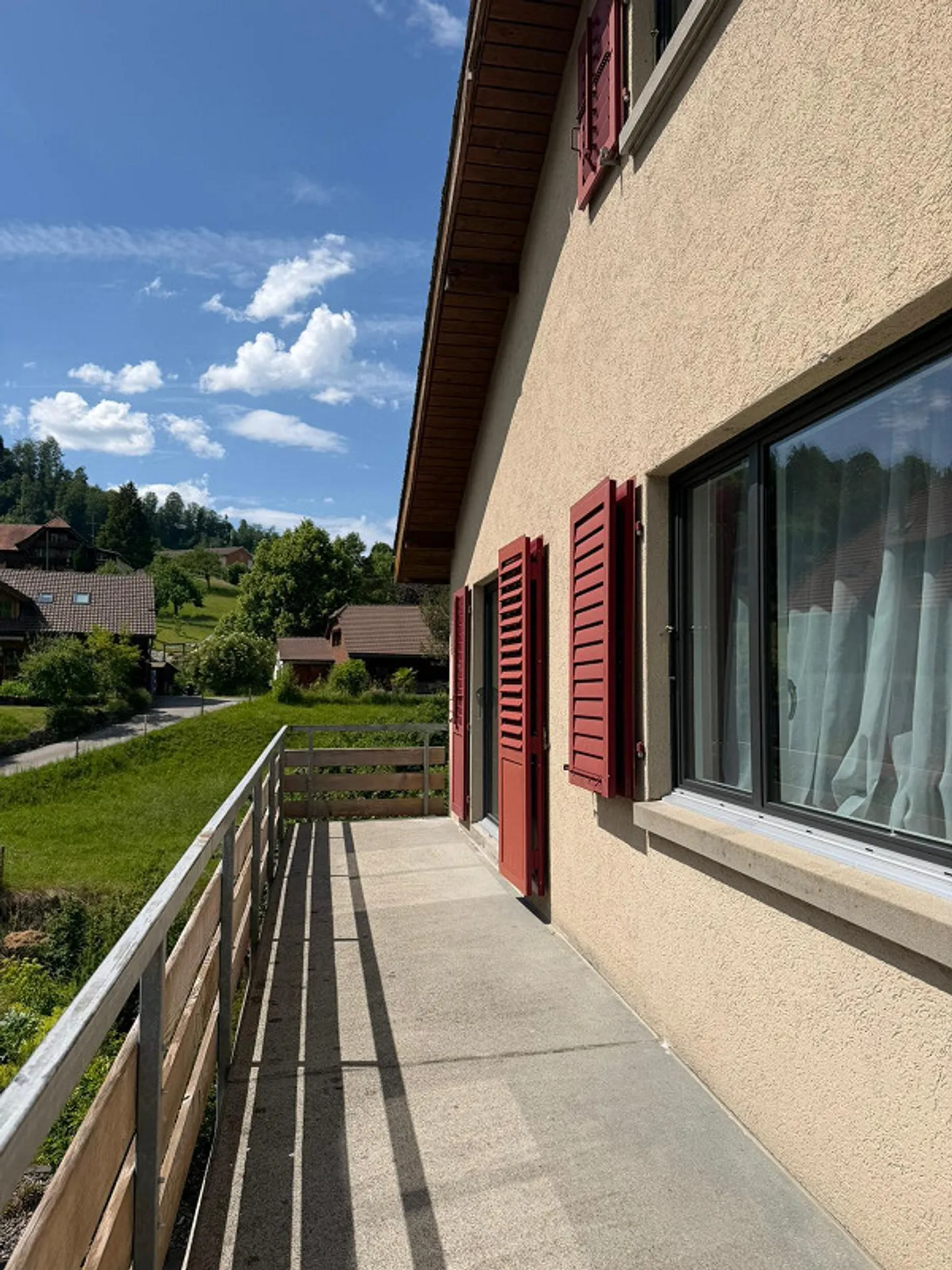 Maison individuelle spacieuse de 6,5 pièces à Rüschegg Heubach - Photo 2 sur 8