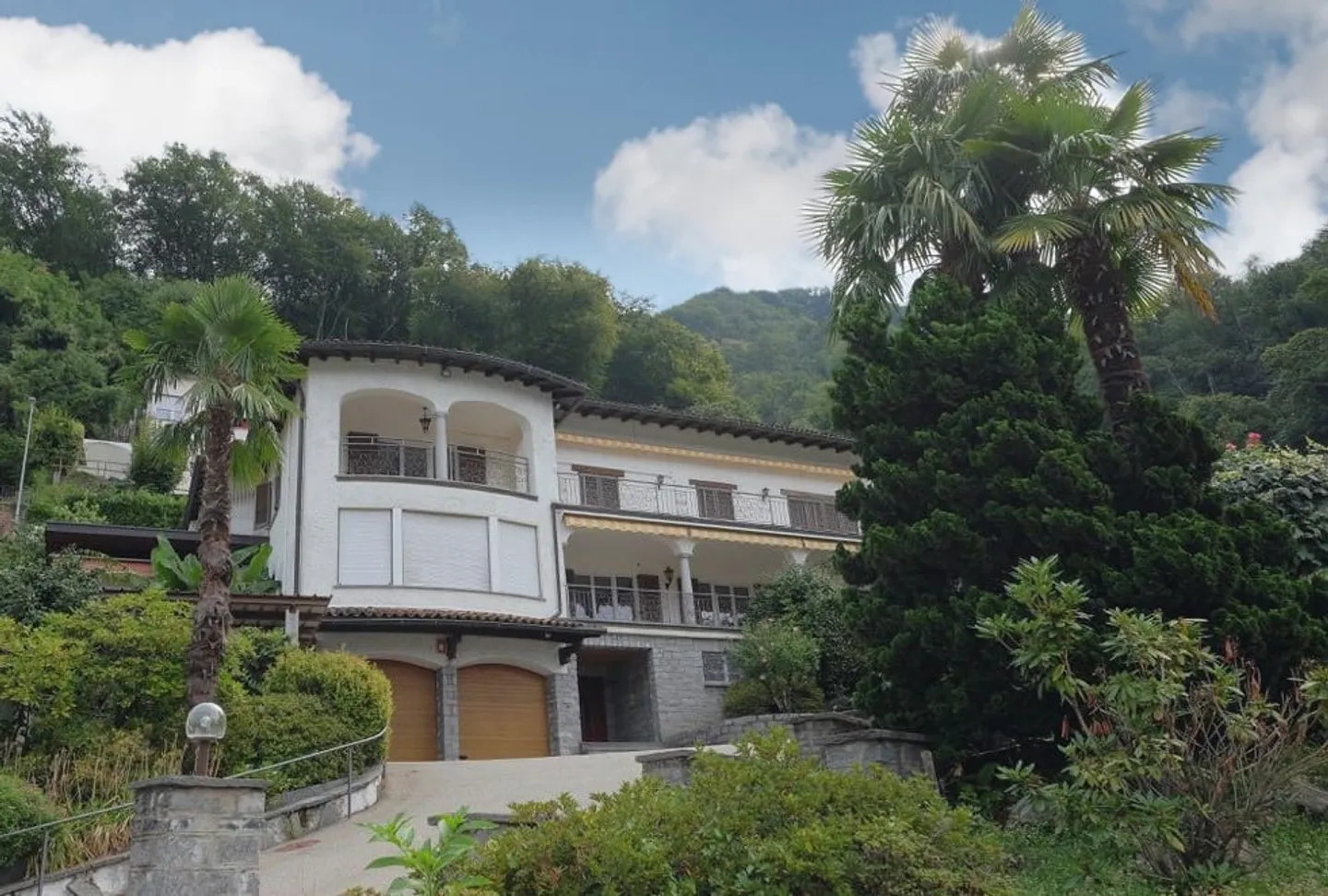 Proponiamo meravigliosa villa con piscina e vista lago - Foto 4 di 12