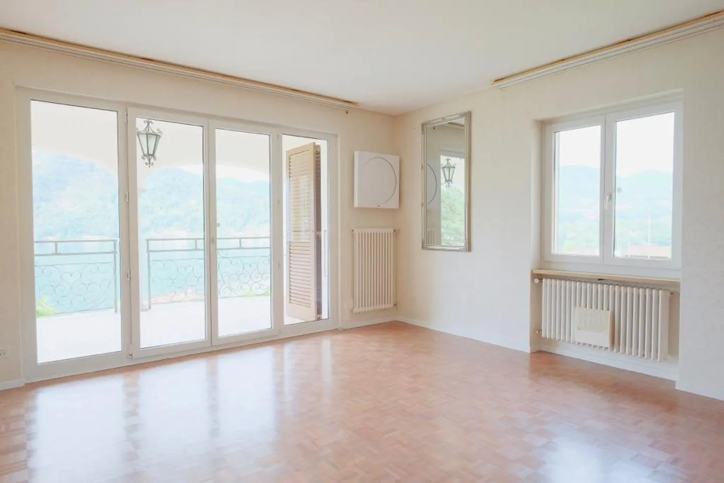 Proponiamo meravigliosa villa con piscina e vista lago - Foto 8 di 12