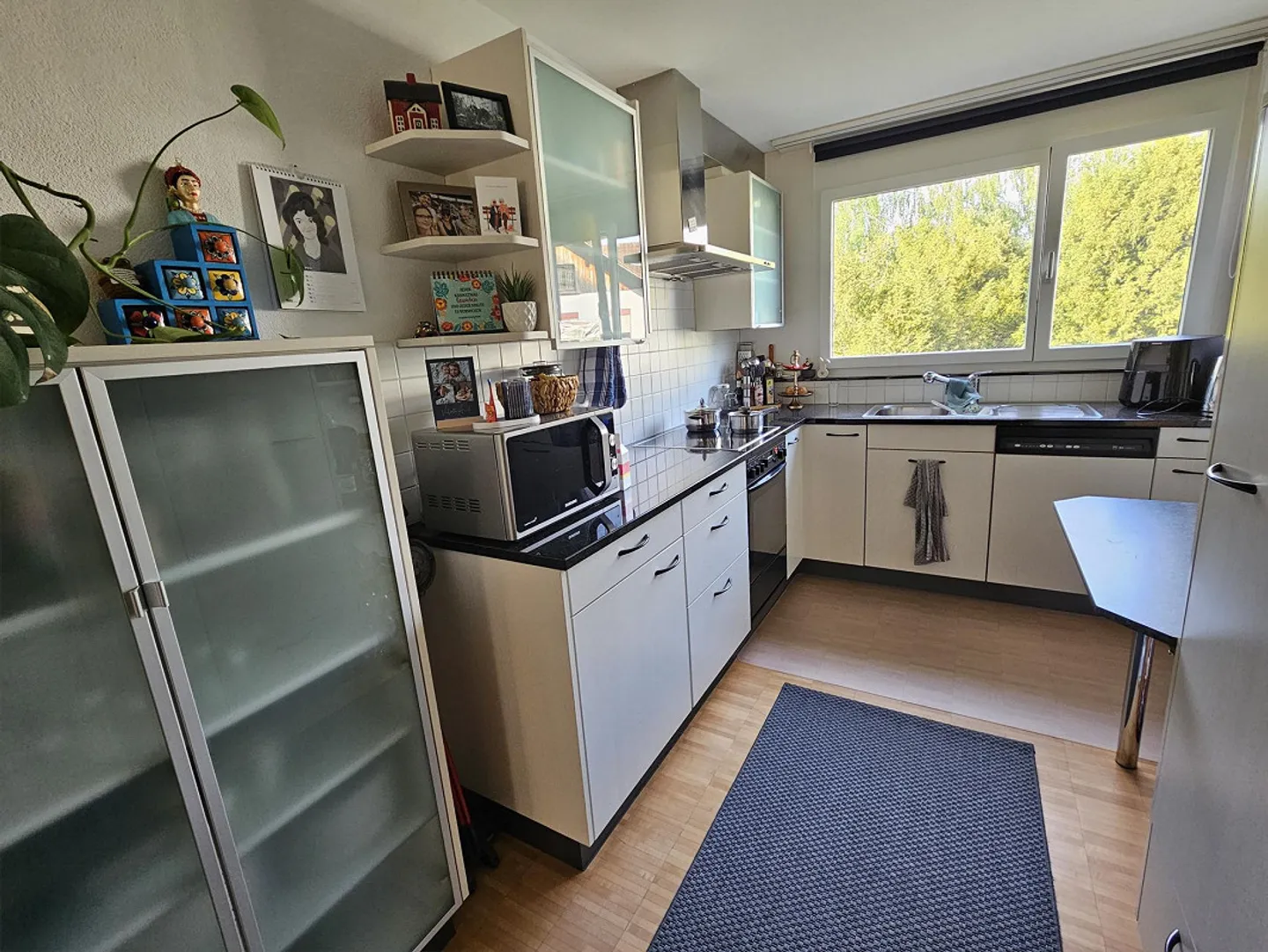 Bright 4.5-room apartment with a view of greenery, parquet, quiet and central - Photo 4 of 16