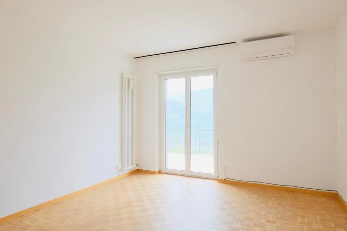 Proponiamo meravigliosa villa con piscina e vista lago - Foto 9 di 12