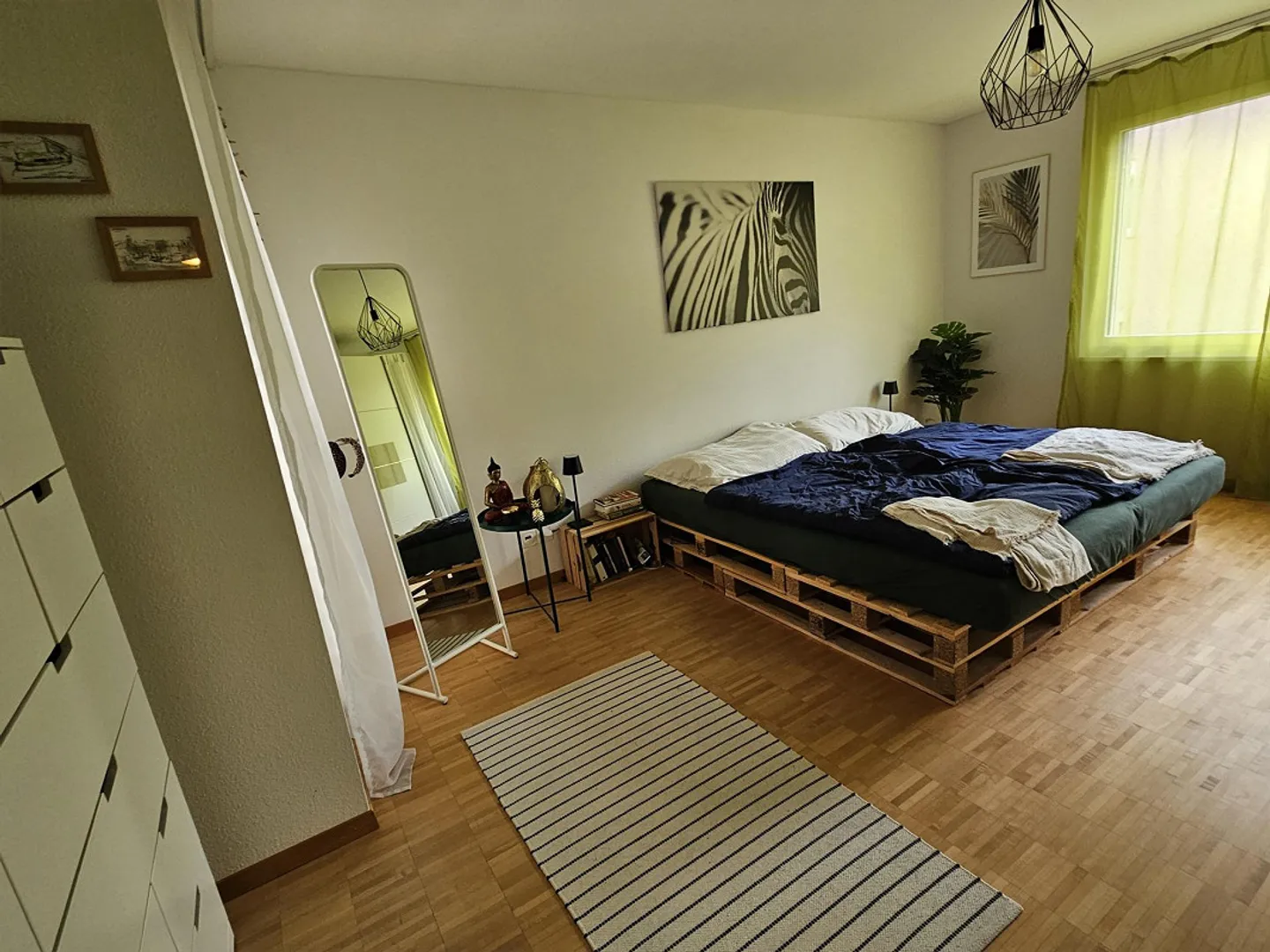 Bright 4.5-room apartment with a view of greenery, parquet, quiet and central - Photo 5 of 16