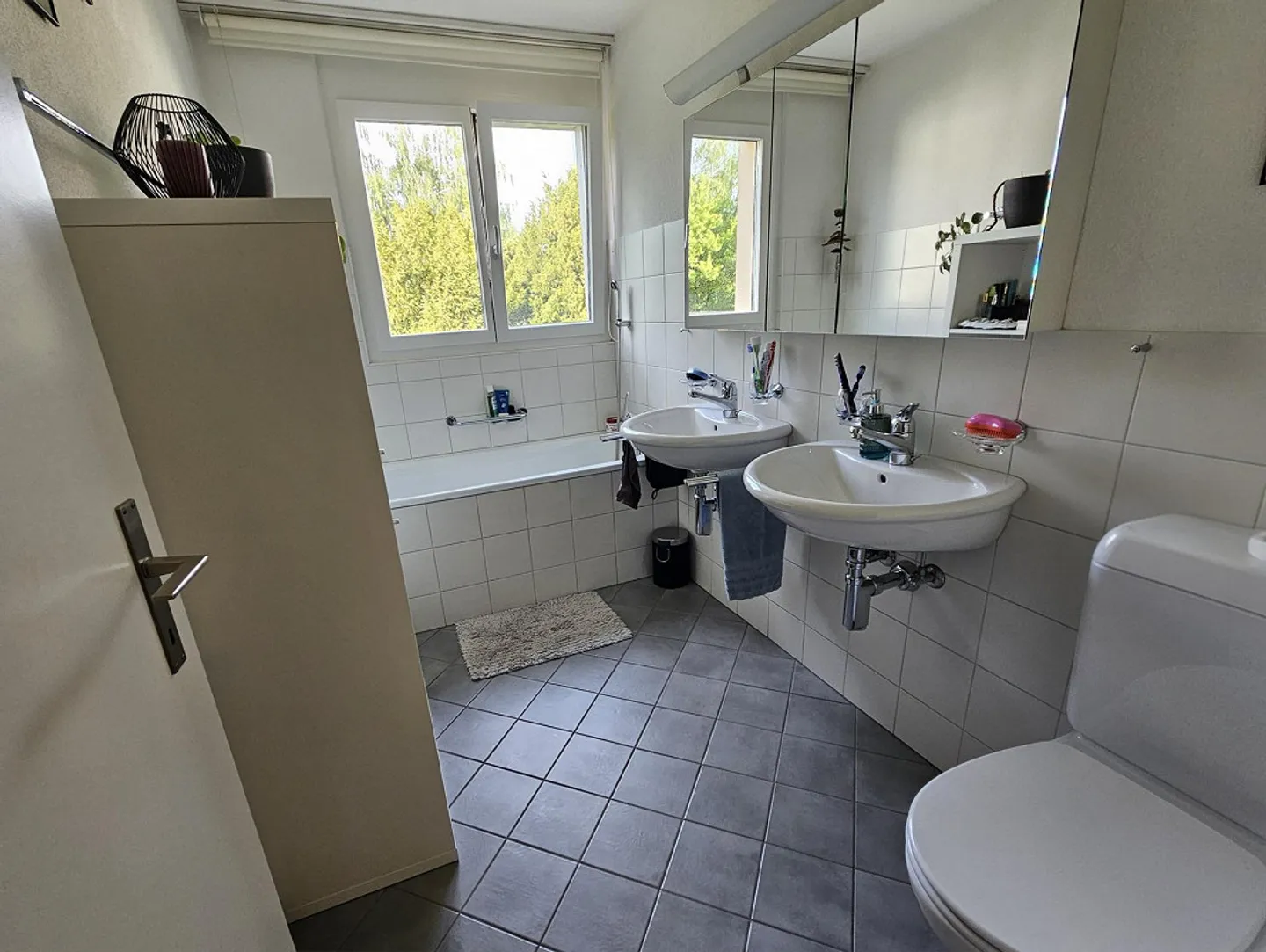 Bright 4.5-room apartment with a view of greenery, parquet, quiet and central - Photo 9 of 16