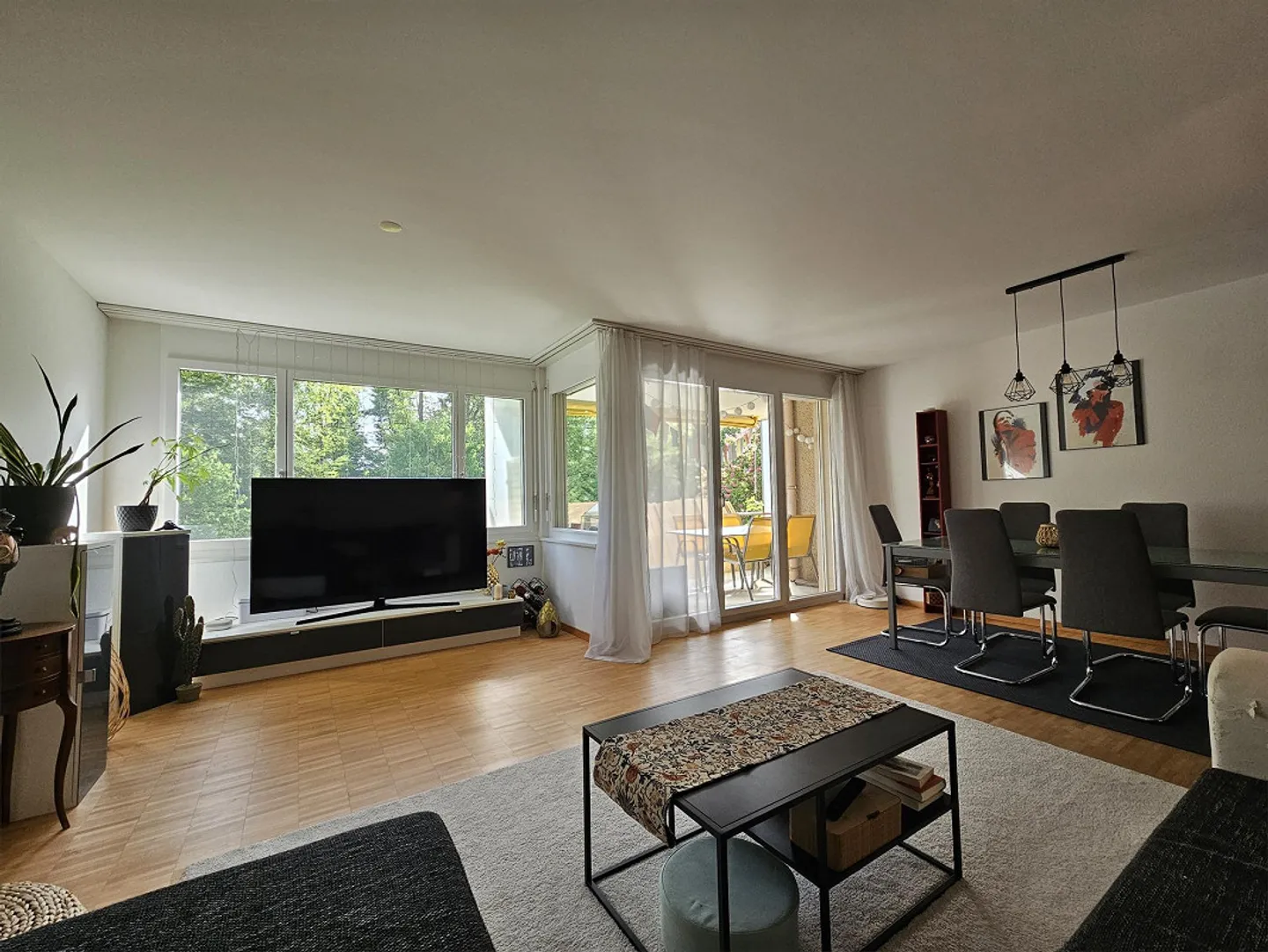 Bright 4.5-room apartment with a view of greenery, parquet, quiet and central - Photo 12 of 16