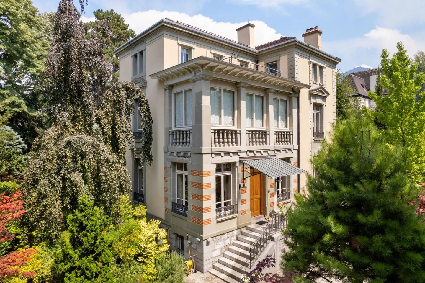 Prestigious property just a few steps from the lake shore, green park - Photo 1 of 13