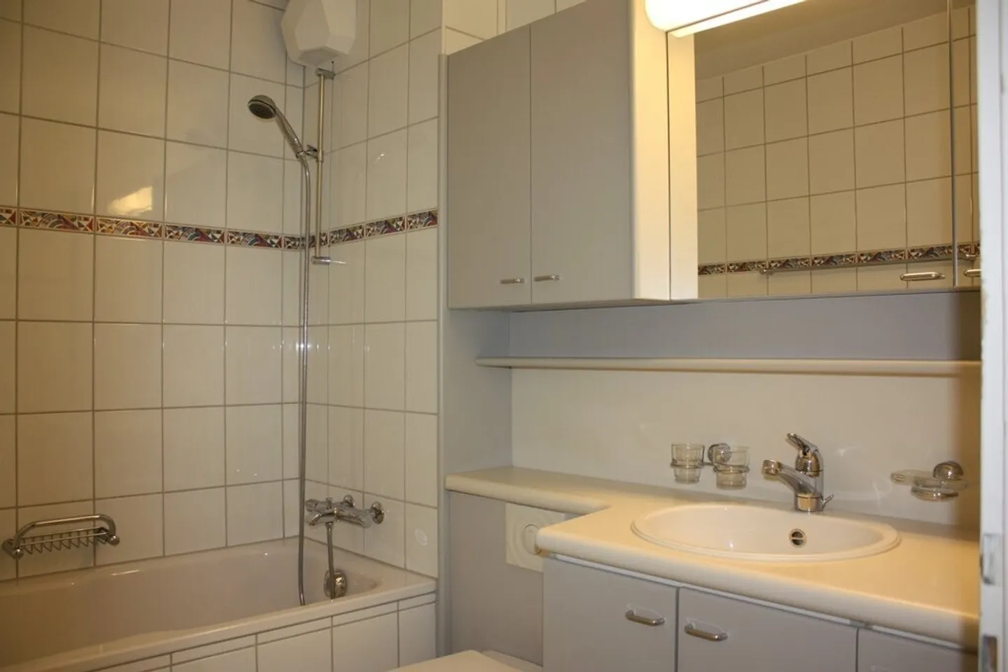 Living in a central location - Photo 5 of 6