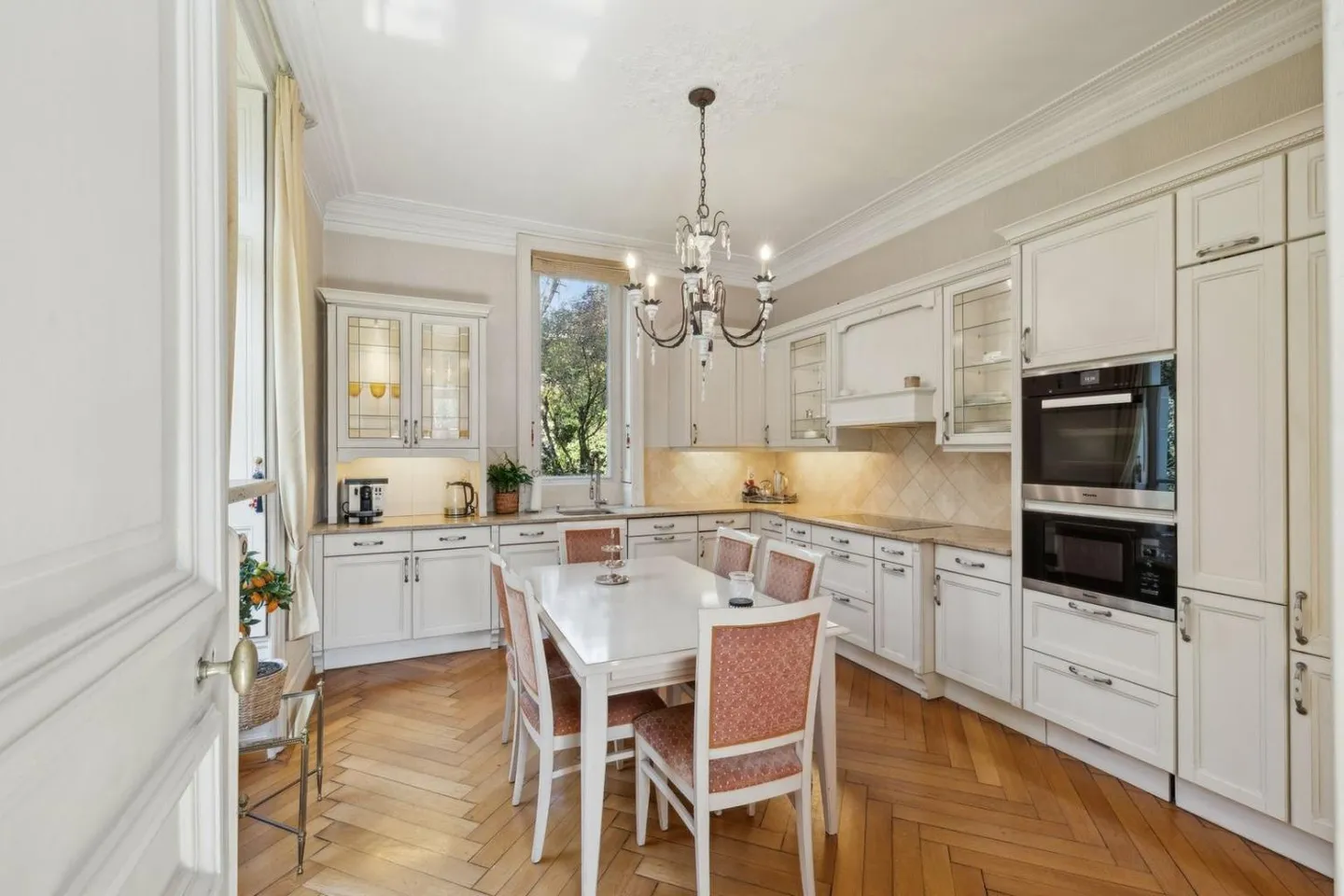 Prestigious property just a few steps from the lake shore, green park - Photo 9 of 13