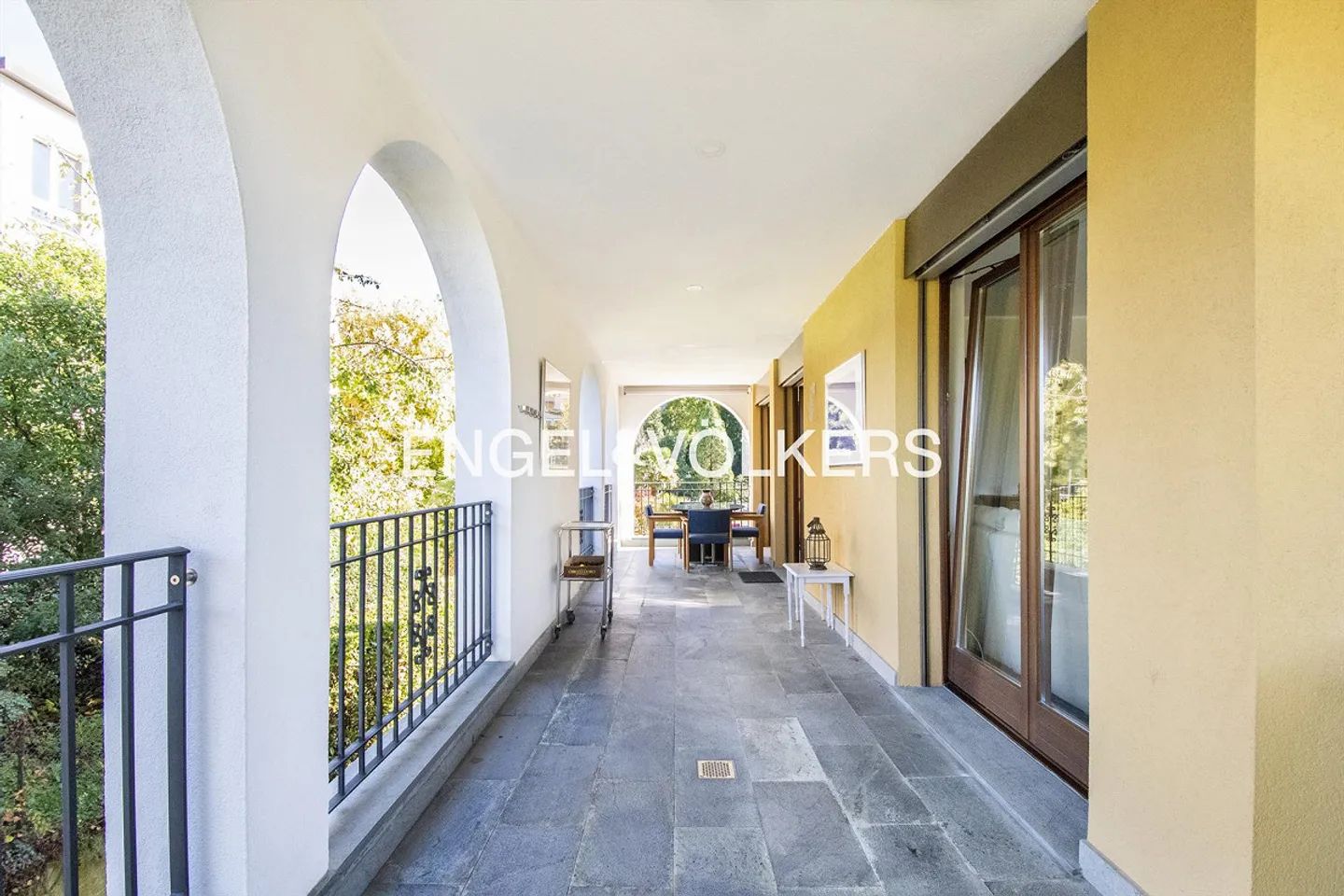 Appartement lumineux et confortable dans un emplacement calme avec piscine - Photo 2 sur 8