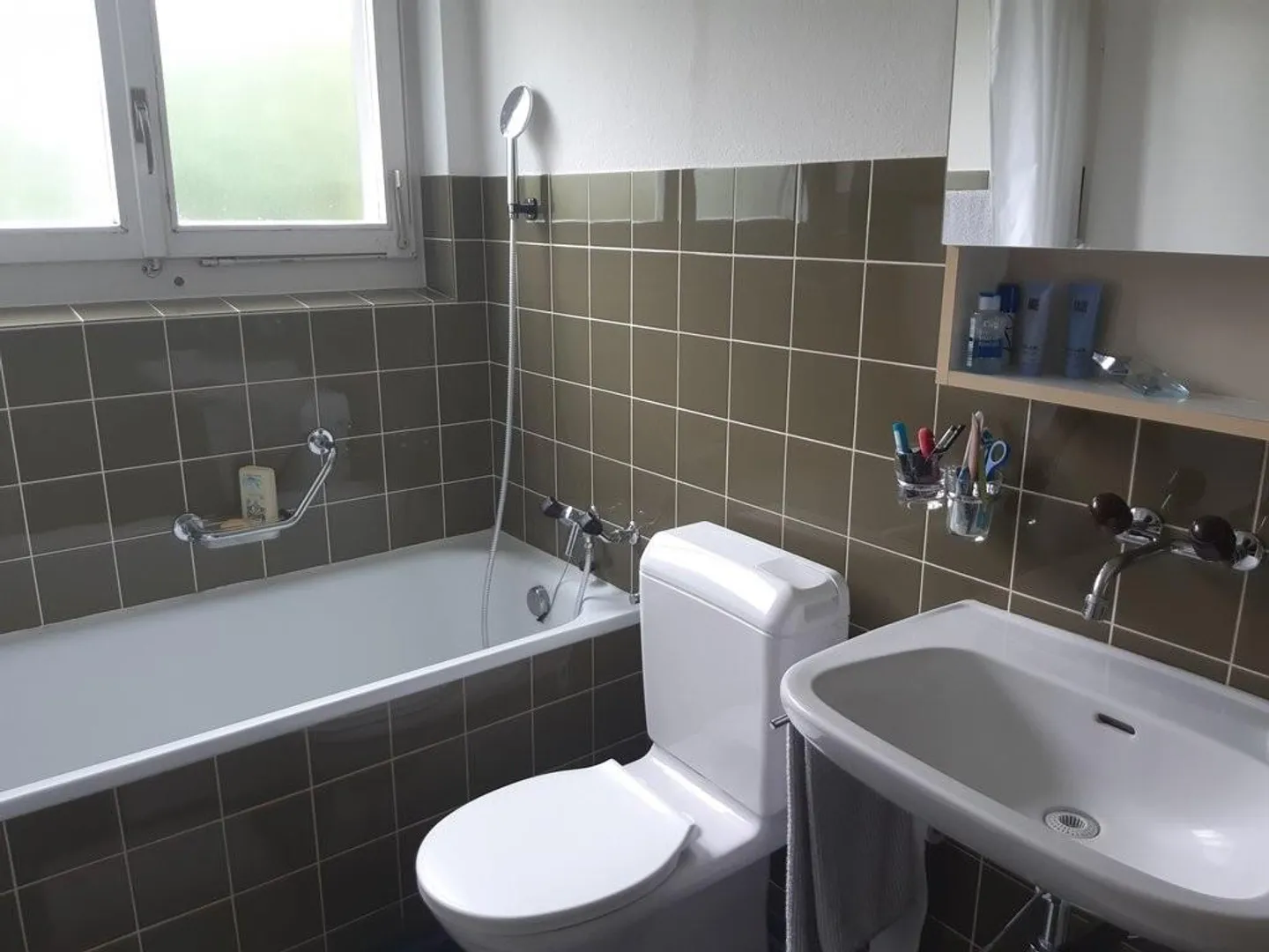 Charming Bungalow with Garden - Photo 6 of 6