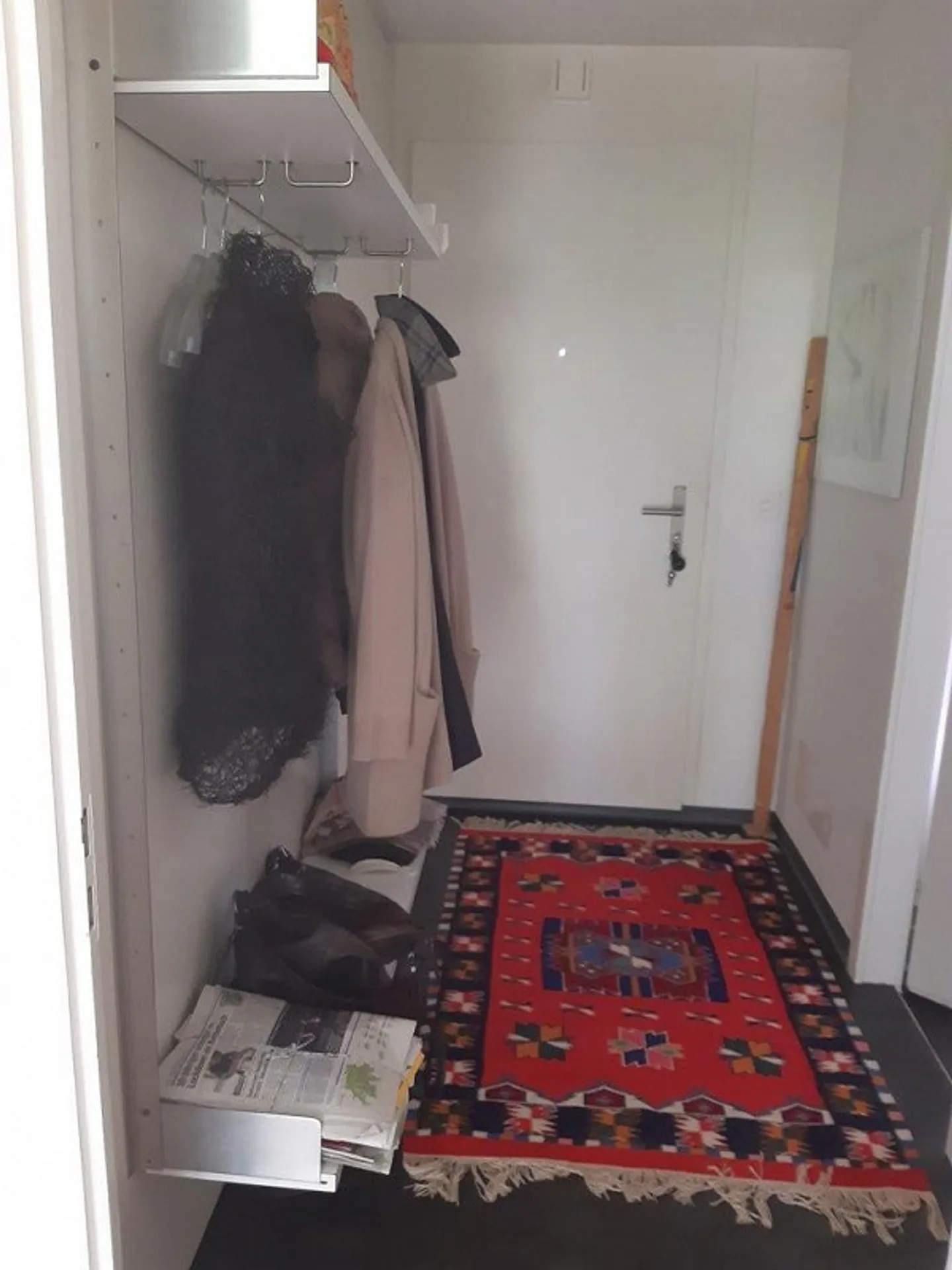 Charming Bungalow with Garden - Photo 4 of 6