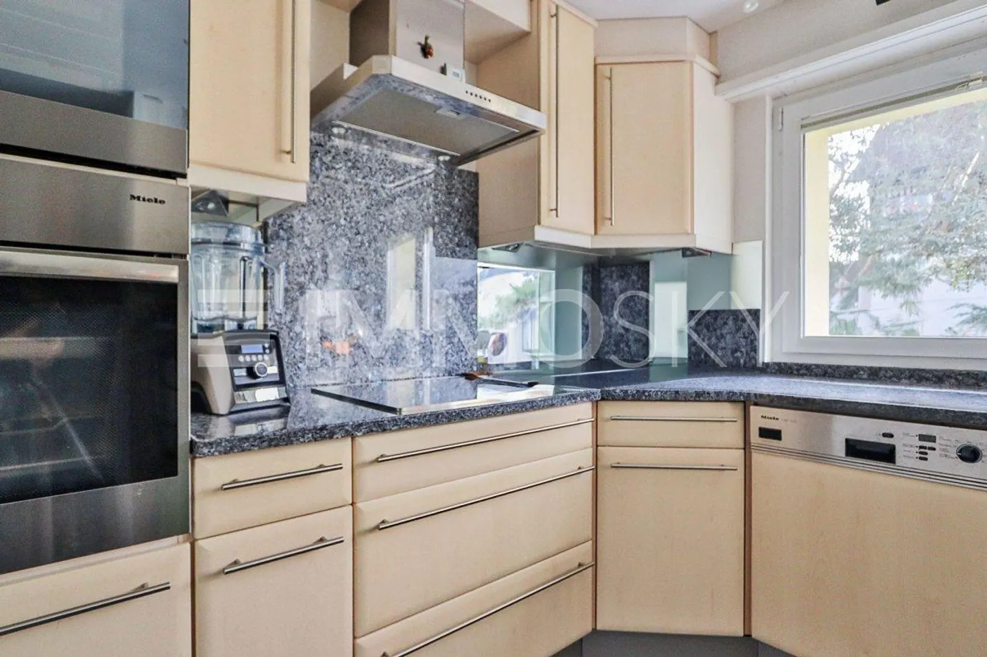 Comfortable family living on 2 floors with winter garden - Photo 5 of 5