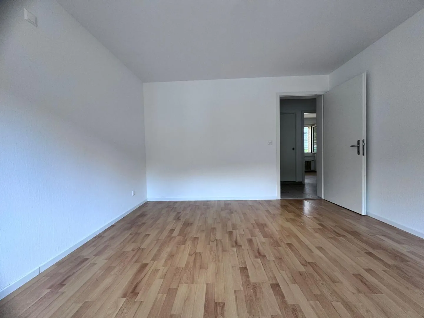 Appartamento 3.5 stanze a buon mercato con nuova cucina e balcone a Waldenburg - Foto 4 di 10
