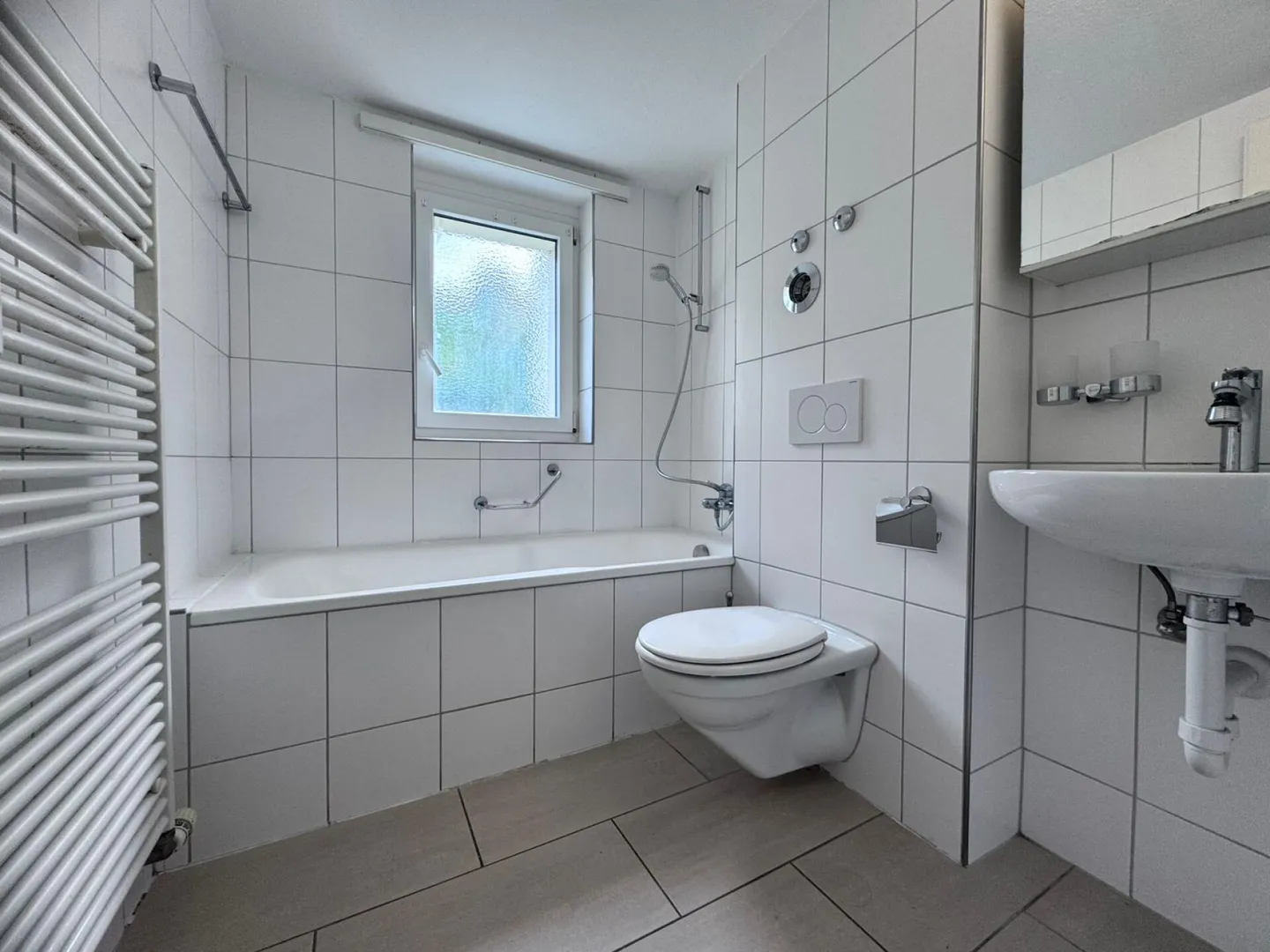 Appartamento 3.5 stanze a buon mercato con nuova cucina e balcone a Waldenburg - Foto 5 di 10