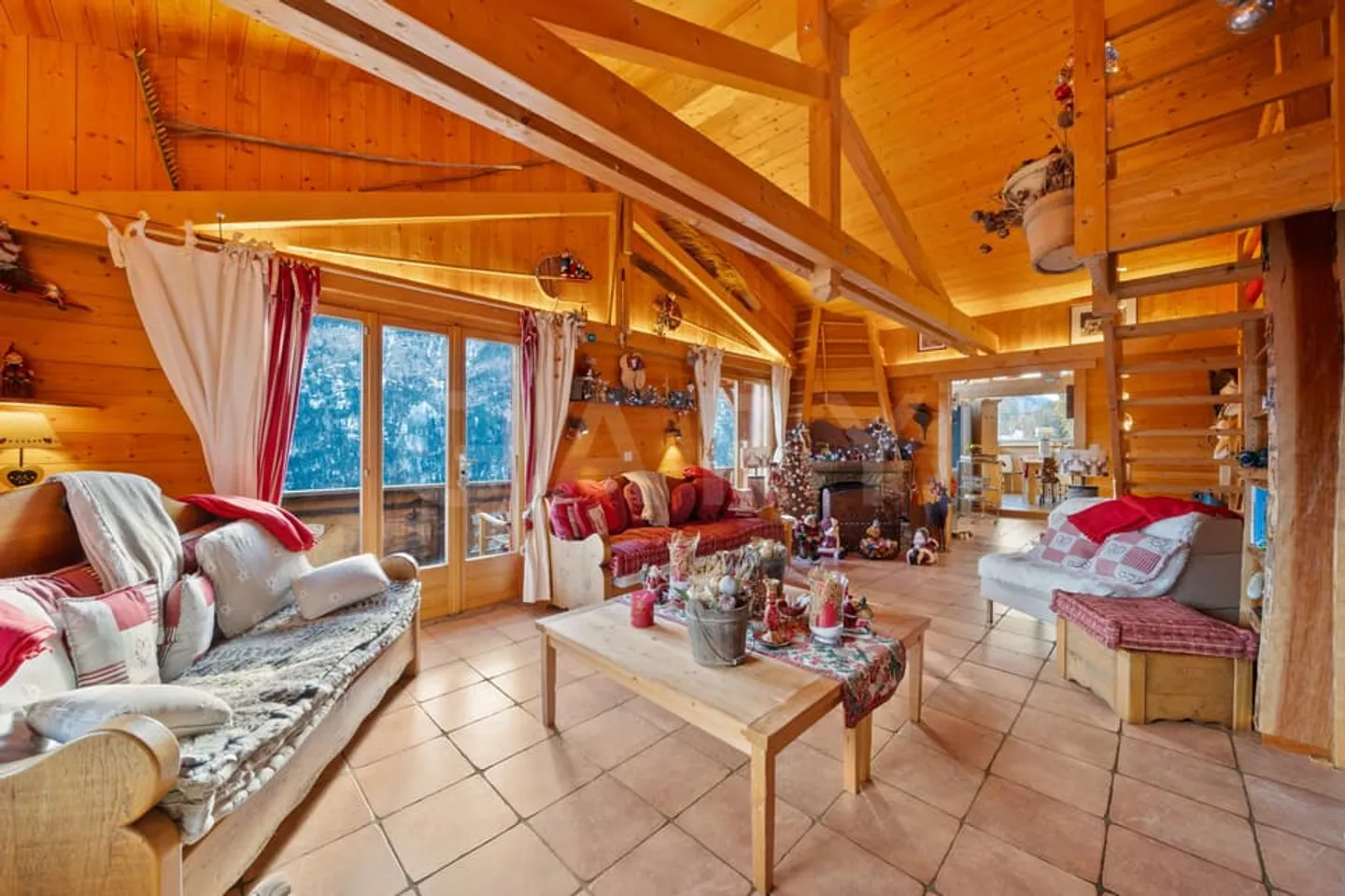 Propriété alpine d'exception aux pied des remontées mécaniques - Photo 4 of 13