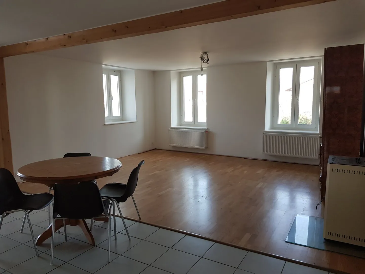 Charming 3.5-room apartment with terrace in Yvonand - Photo 4 of 12