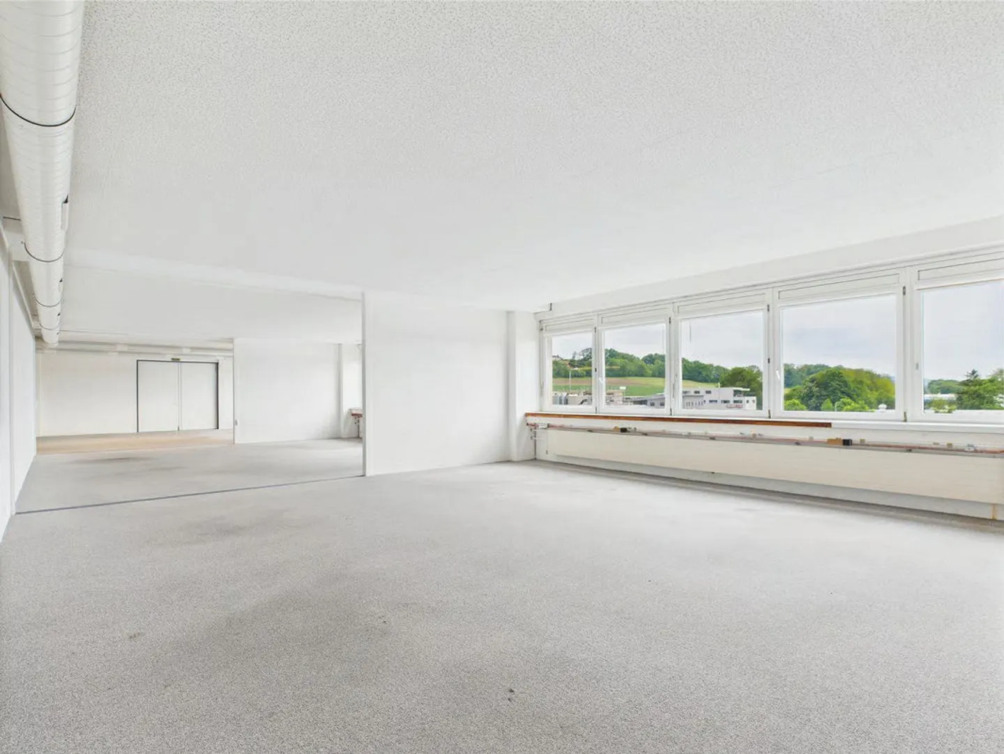 Spazio ufficio moderno di 310 m2 al 2° piano a Murten - Foto 13 di 19