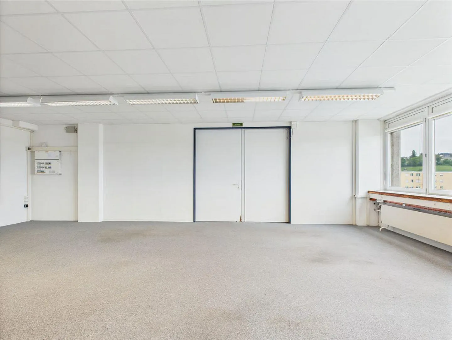 Spazio ufficio moderno di 310 m2 al 2° piano a Murten - Foto 15 di 19
