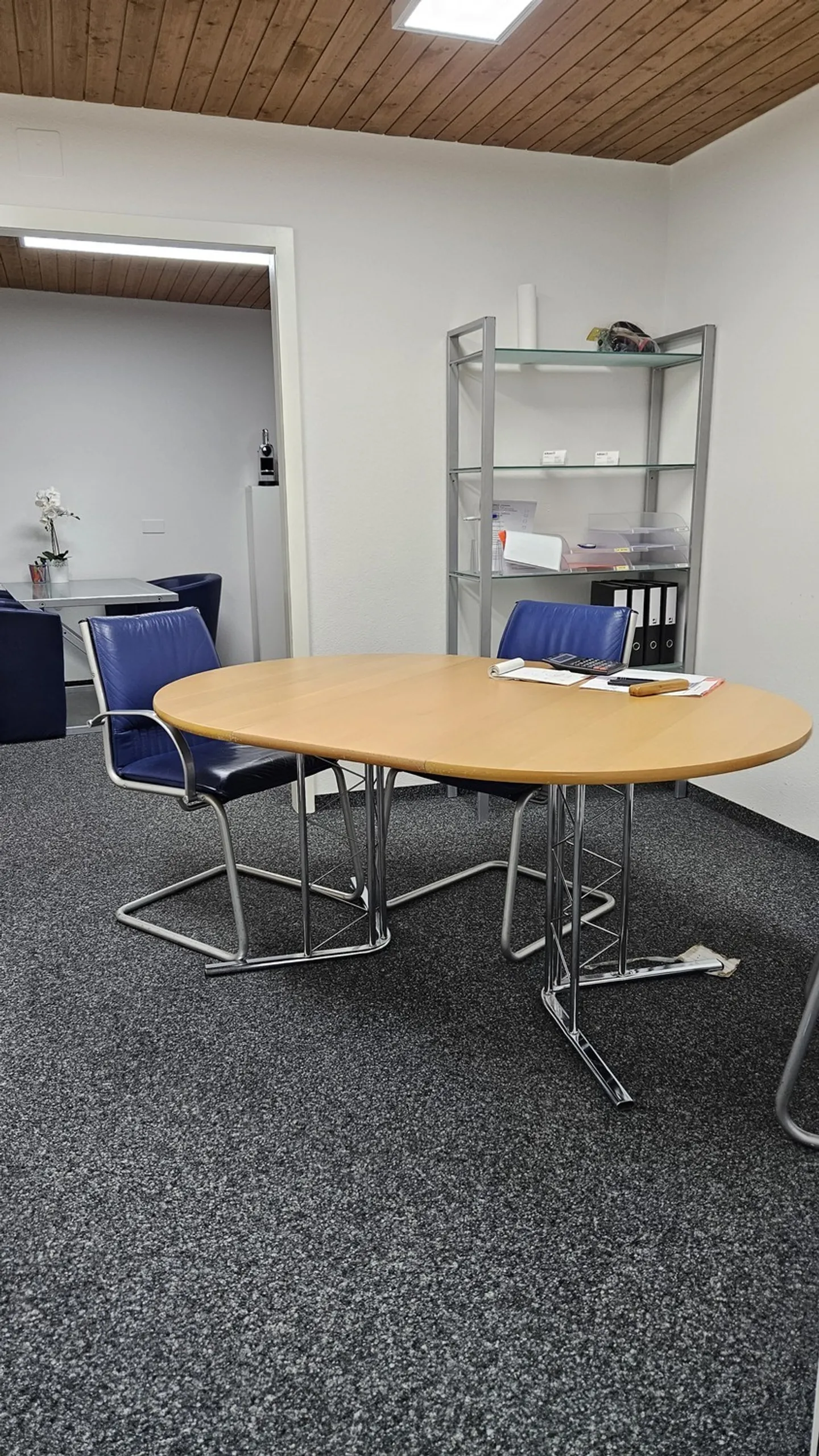 Affordable office space for subletting for at least 1 year - Photo 5 of 8