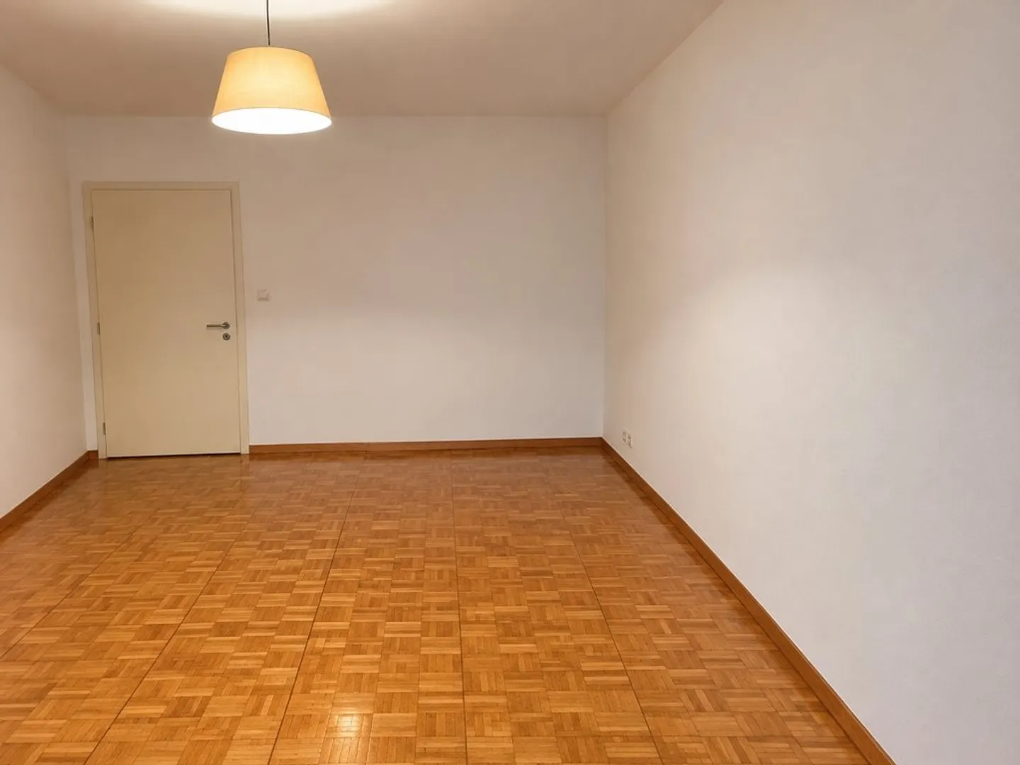 Charming Apartment Near Center - Photo 7 of 9