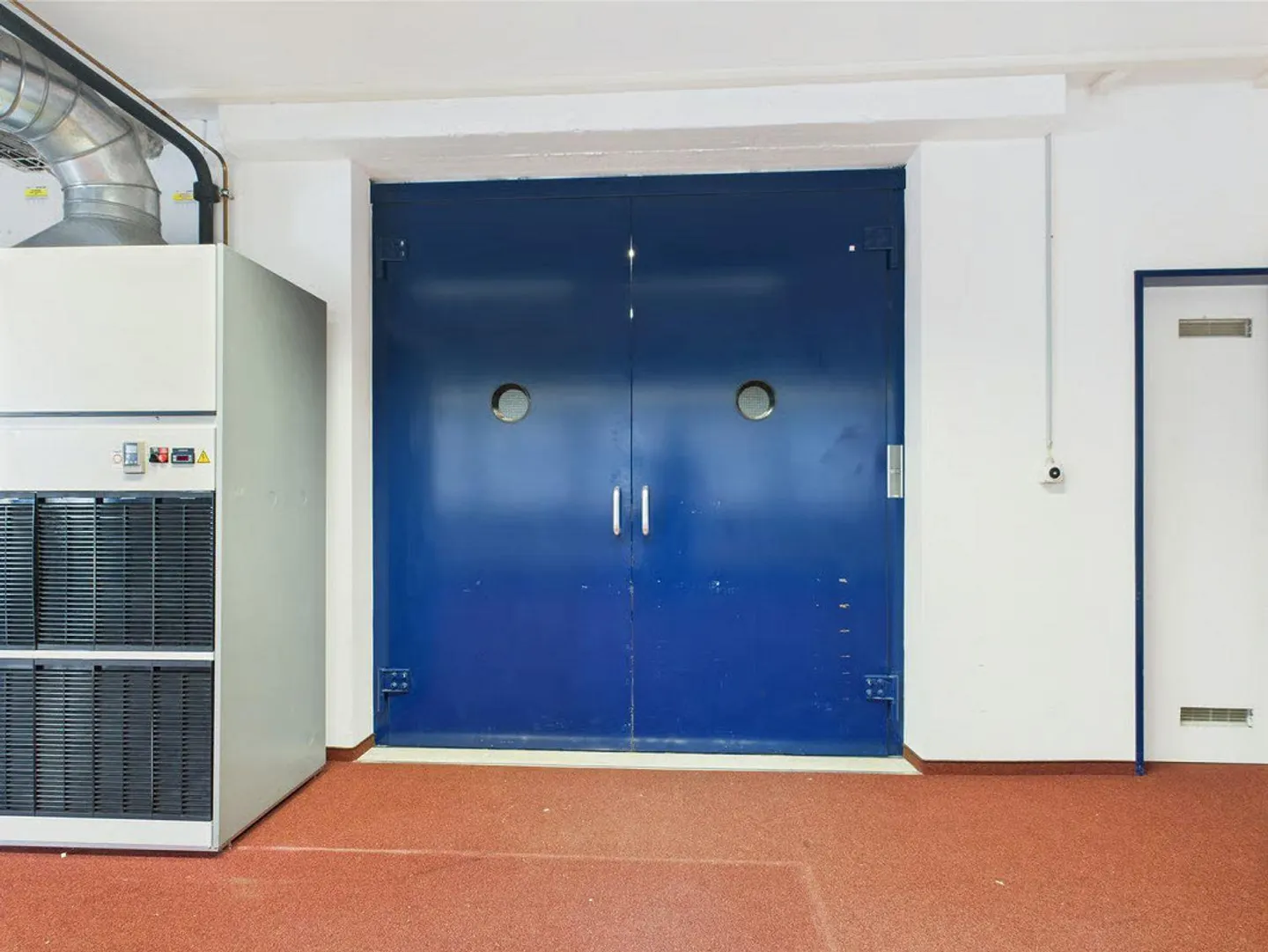 Spazio ufficio moderno di 310 m2 al 2° piano a Murten - Foto 19 di 19
