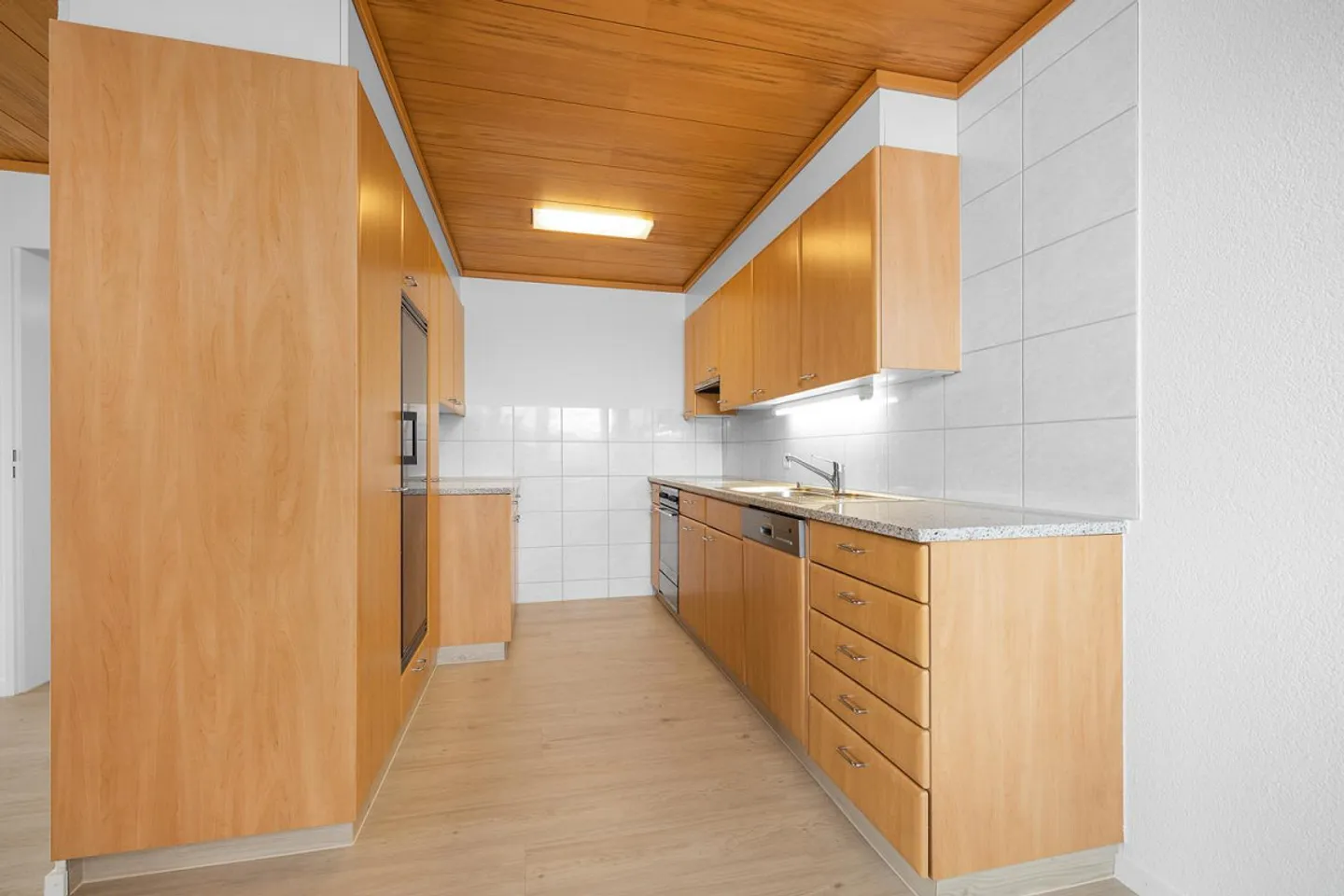 Your new home at a lofty height - Photo 3 of 13