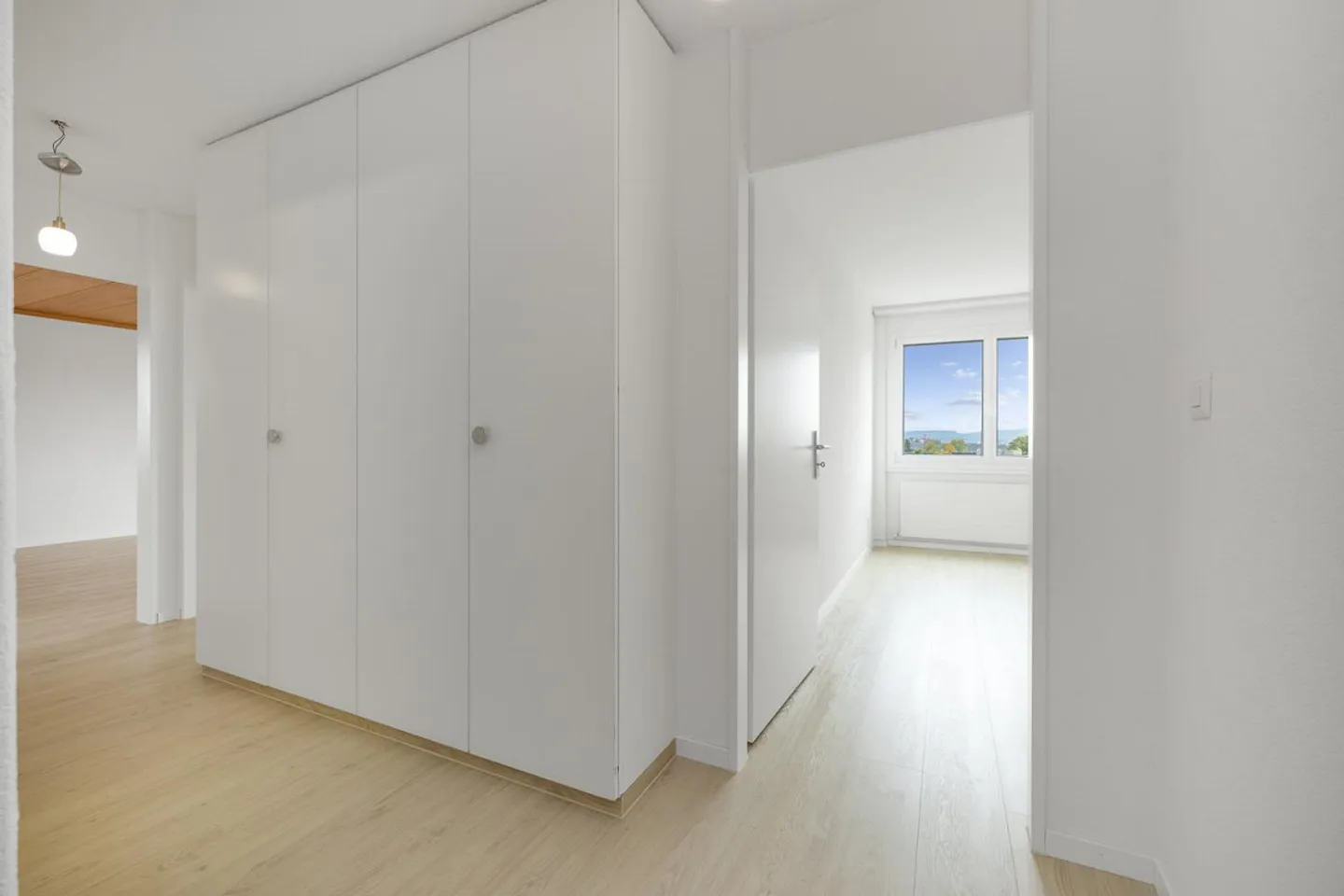 Your new home at a lofty height - Photo 6 of 13