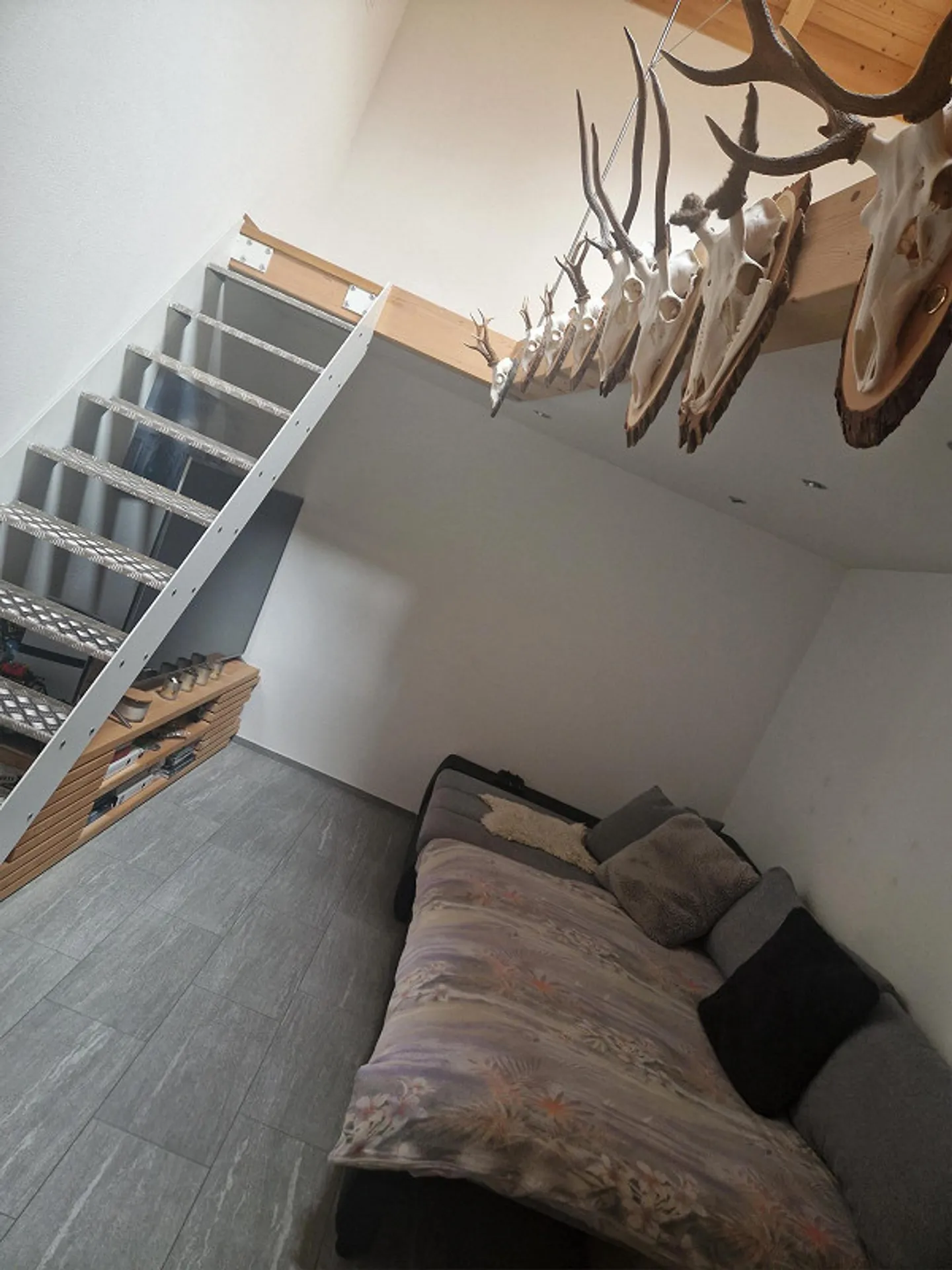 Bright 3.5 Room Maisonette Apartment - Photo 3 of 9