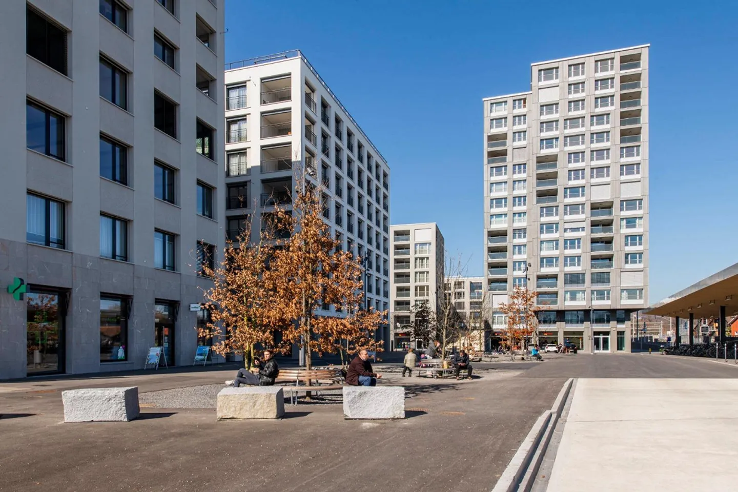 Buchen Sie sich einen eigenen Schreibtisch in Regus Spoom Kriens - Foto 2 von 6