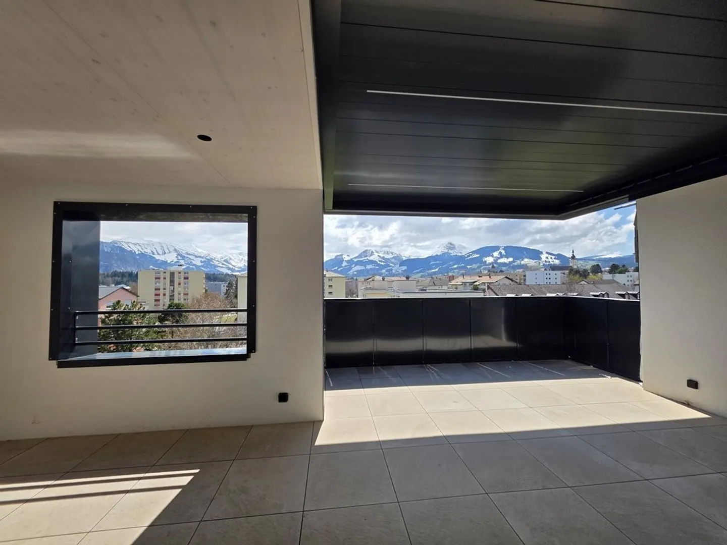 Neue 5,5-Zimmer-Dachgeschosswohnung in Bulle - Foto 2 von 9