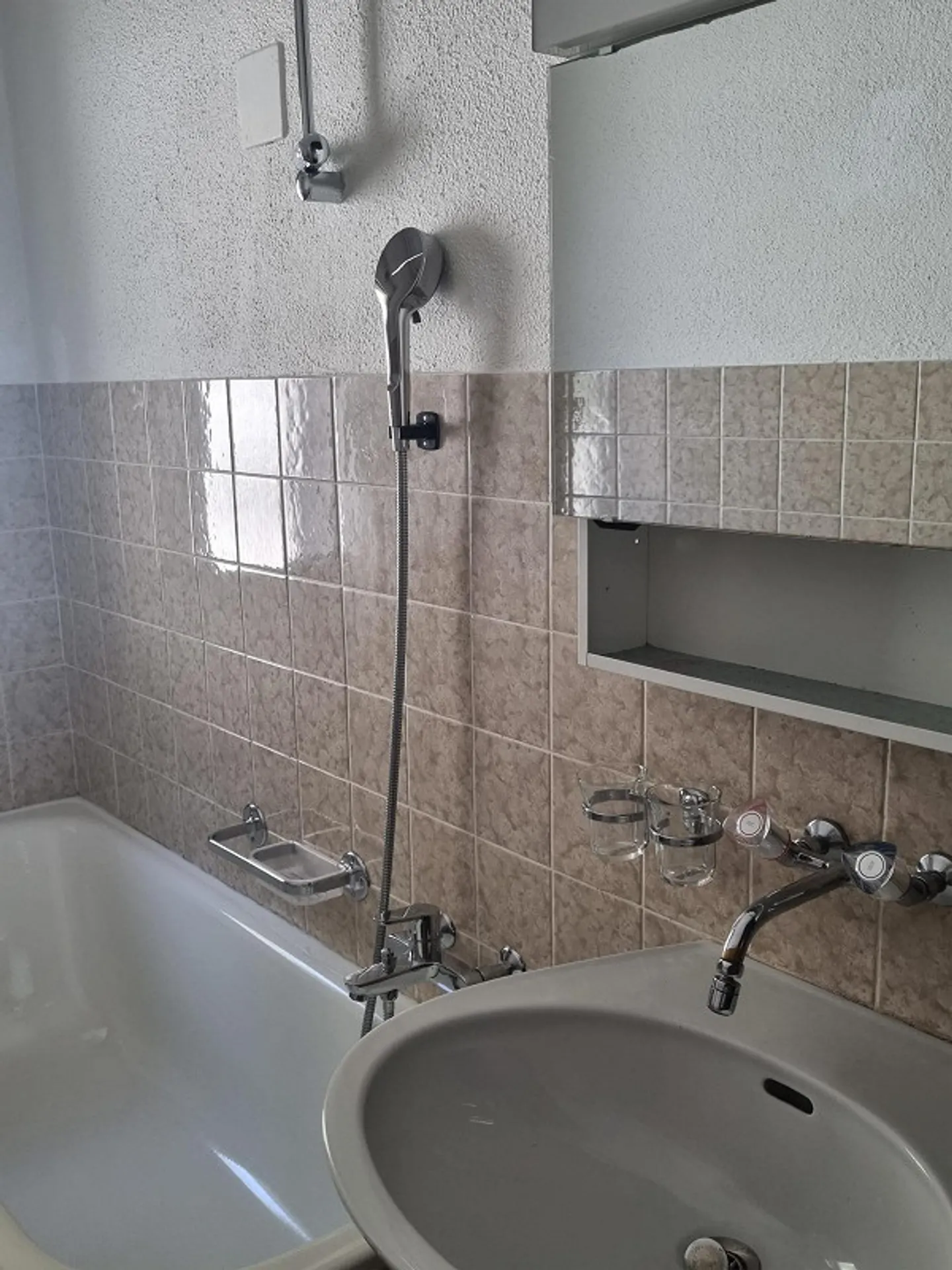 Charming 3.5-room old apartment directly on the Reuss - Photo 11 of 12