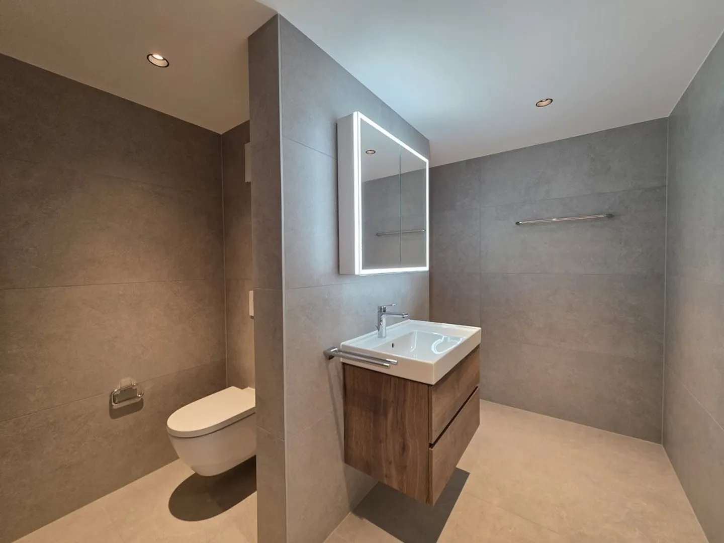 Neue 5,5-Zimmer-Dachgeschosswohnung in Bulle - Foto 8 von 9