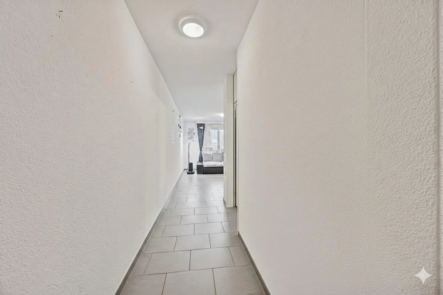 Modern 3.5-room condominium with elevator and large balcony in Trimbach - Photo 10 of 13