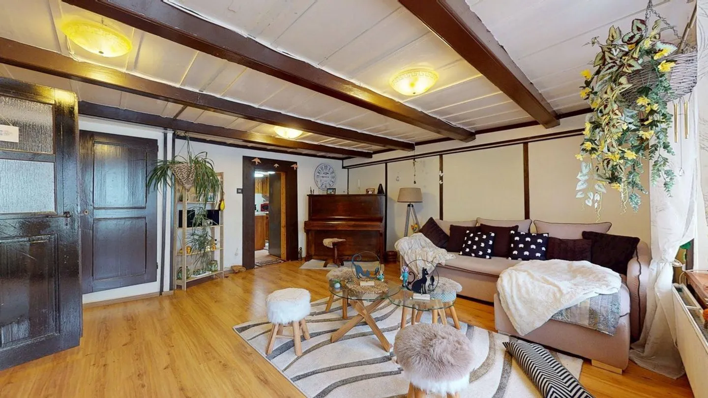 Village house with rural area of great potential! - Photo 3 of 12