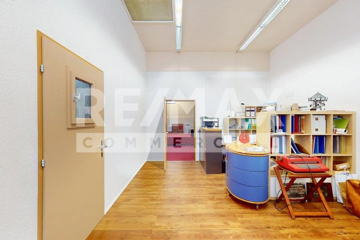 Commercial building on the ground floor, for showroom, loft office, practice, studio, H ... - Photo 12 of 13