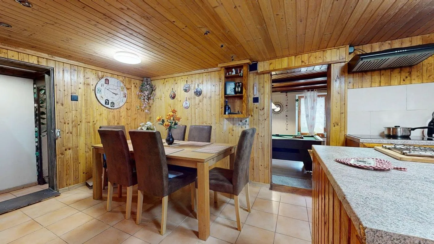 Village house with rural area of great potential! - Photo 4 of 12