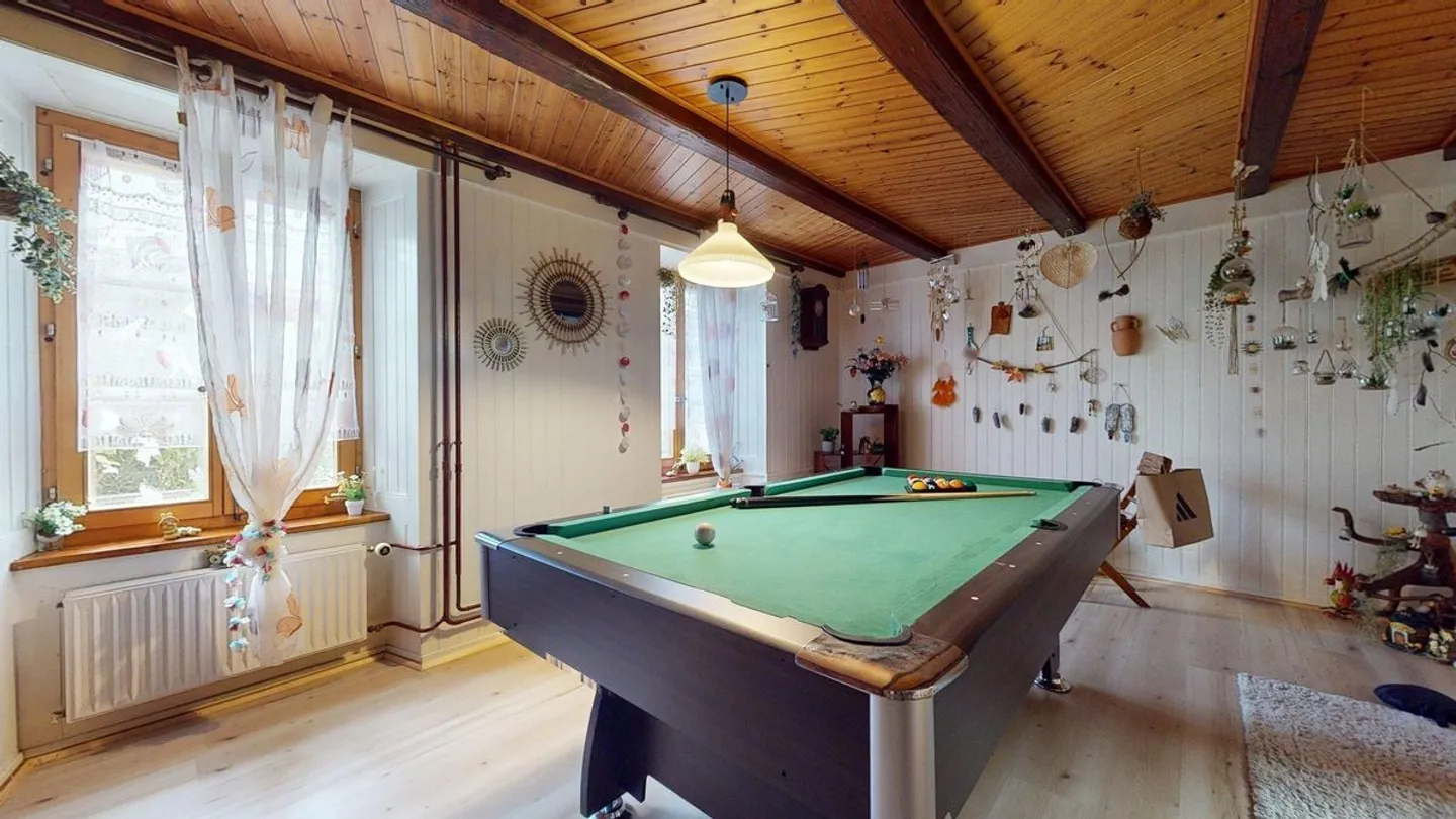 Village house with rural area of great potential! - Photo 5 of 12