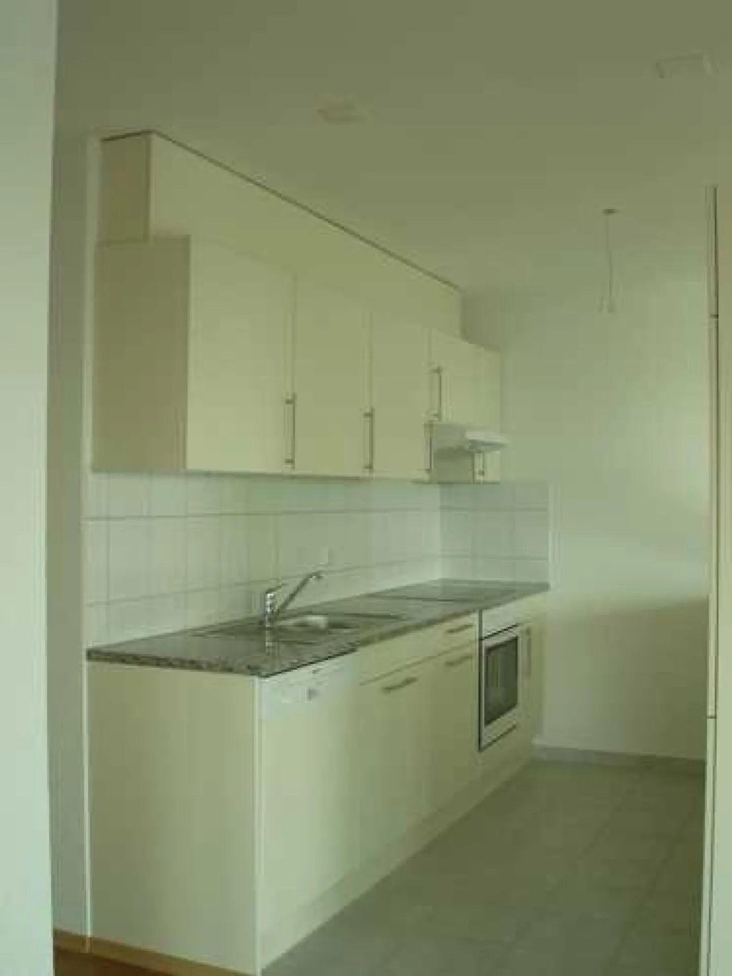 Bright 4.5-room apartment with balcony in a central location - Photo 2 of 6