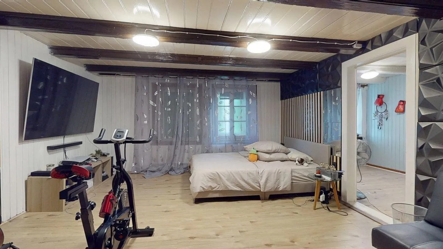 Village house with rural area of great potential! - Photo 9 of 12
