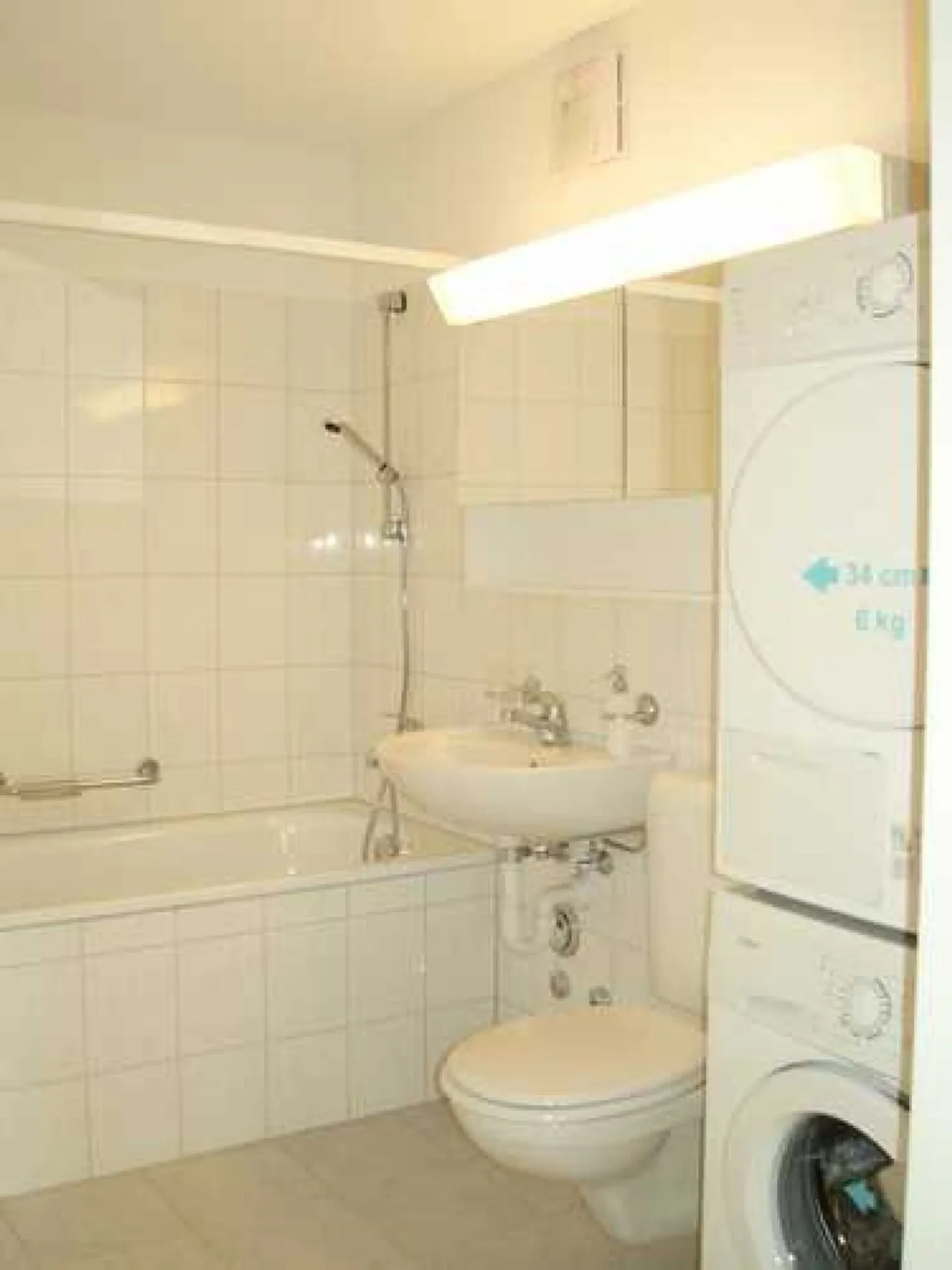 Bright 4.5-room apartment with balcony in a central location - Photo 4 of 6