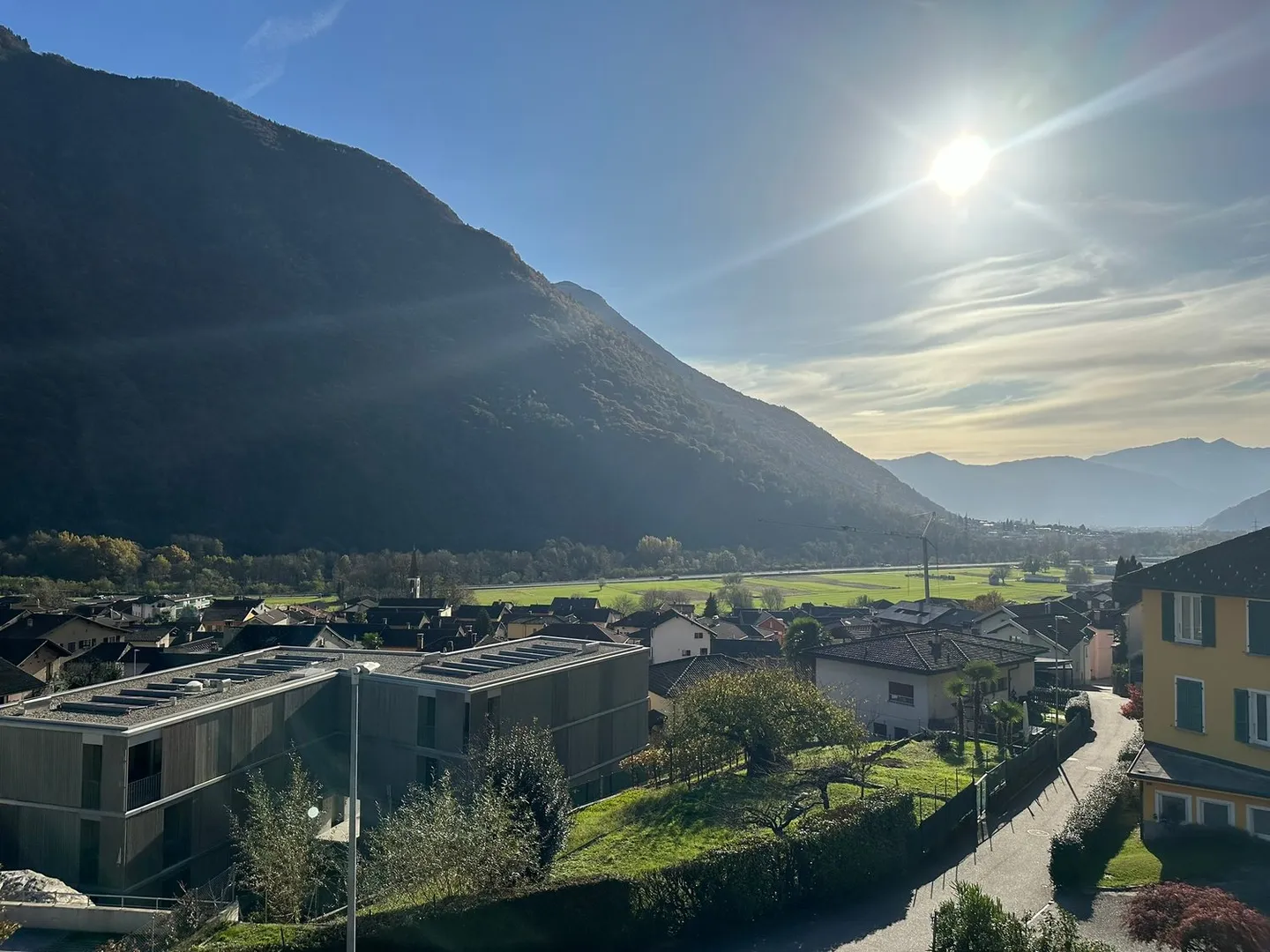 Bella casa con 3,5 camere, eventualmente 4,5 camere, soleggiata con vista - Foto 1 di 17