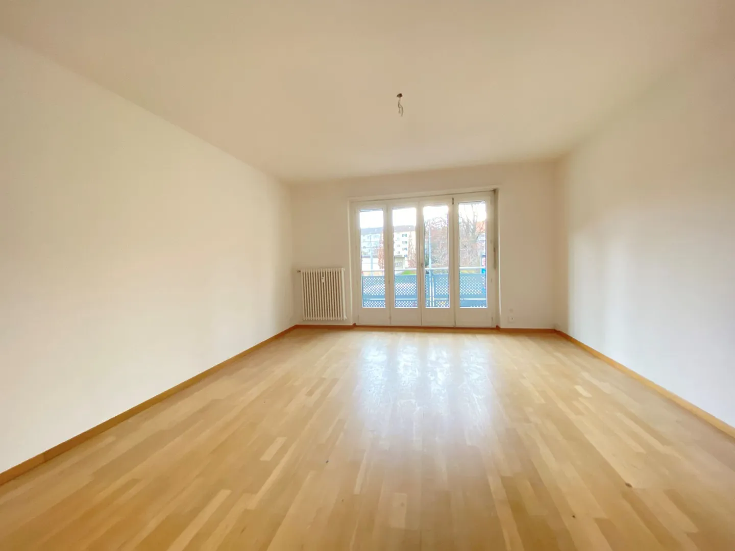 Geräumige Wohnung mit Balkon - Foto 3 von 8