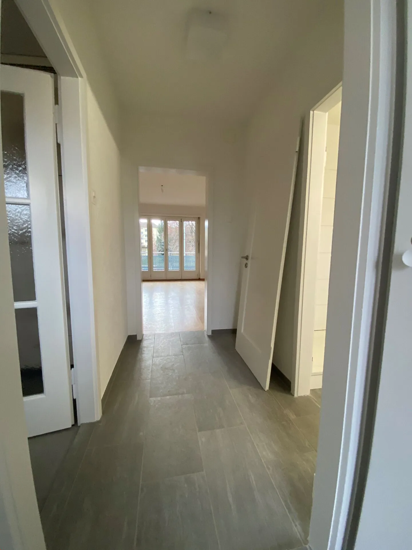 Geräumige Wohnung mit Balkon - Foto 5 von 8