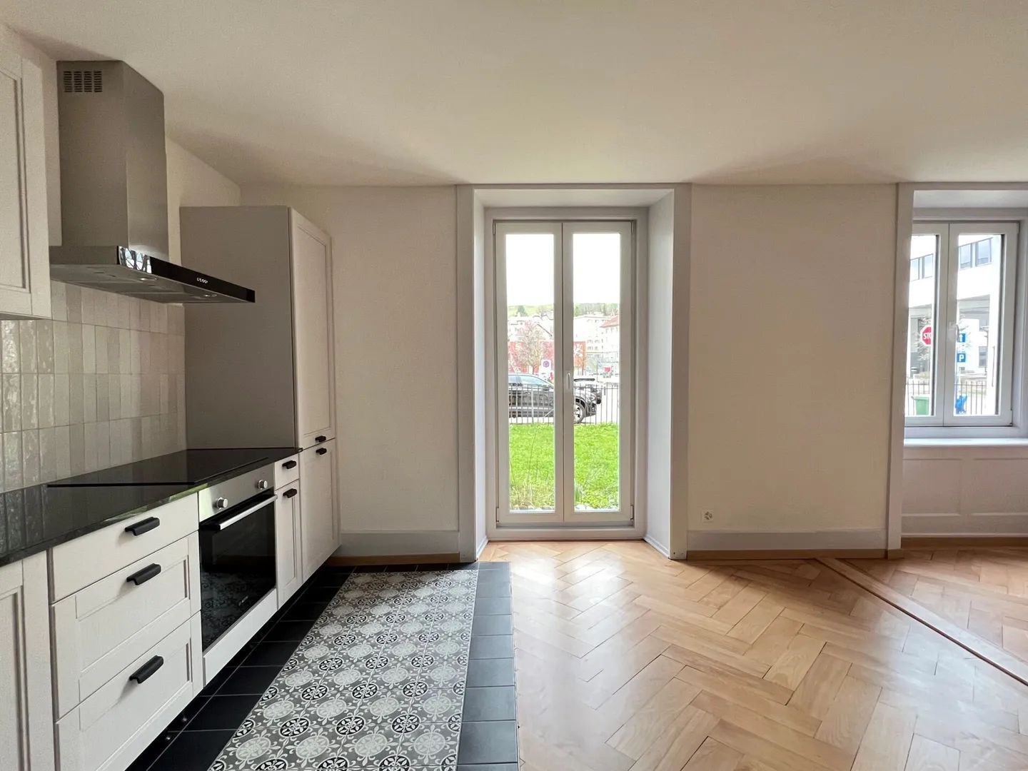 Hôtel-de-Ville 23 - Wunderschöne renovierte Erdgeschosswohnung mit direktem Zugang zum privaten Garten - Foto 8 von 9