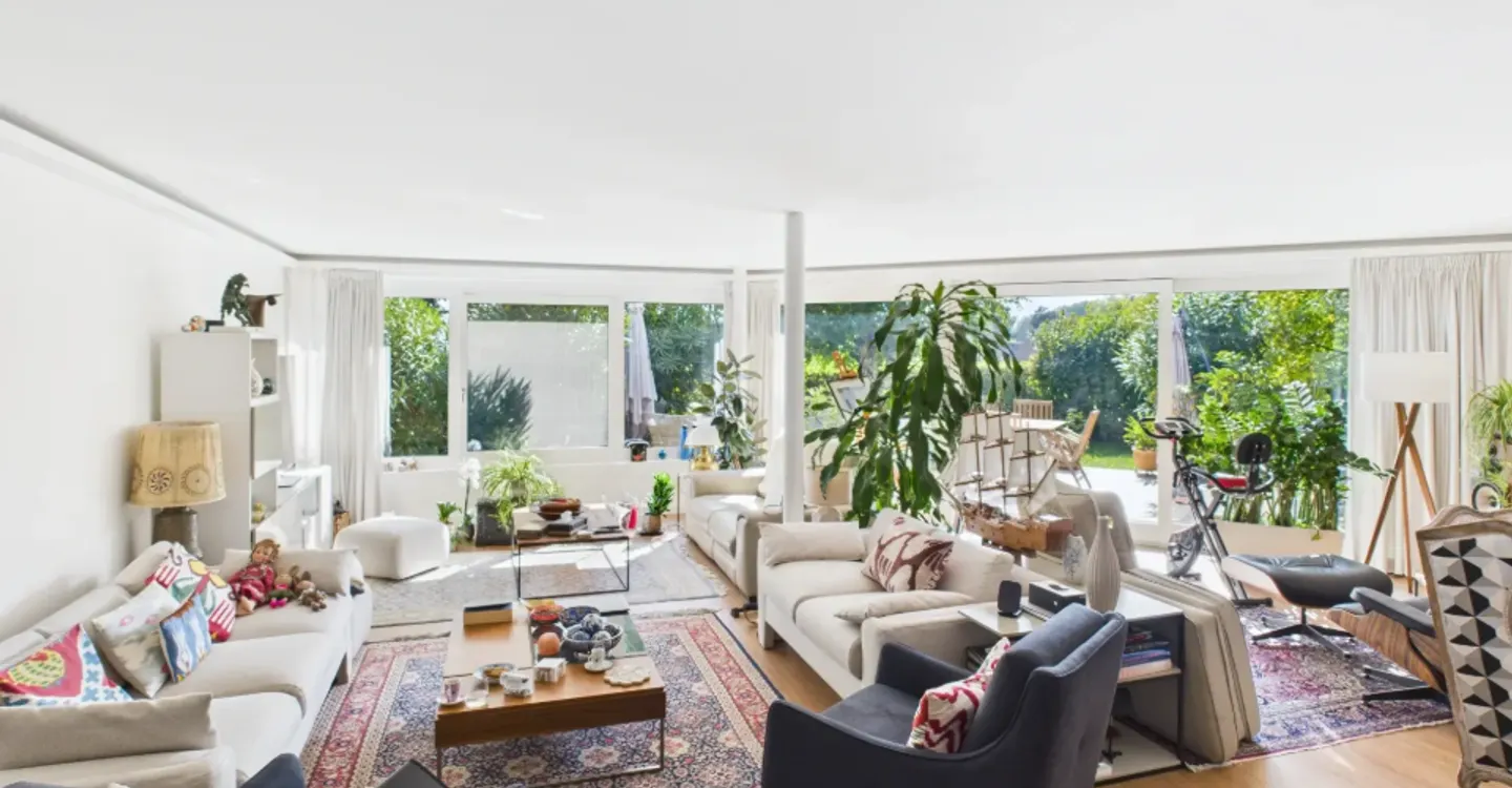 Casa familiare su più livelli con giardino paesaggistico - Foto 4 di 15