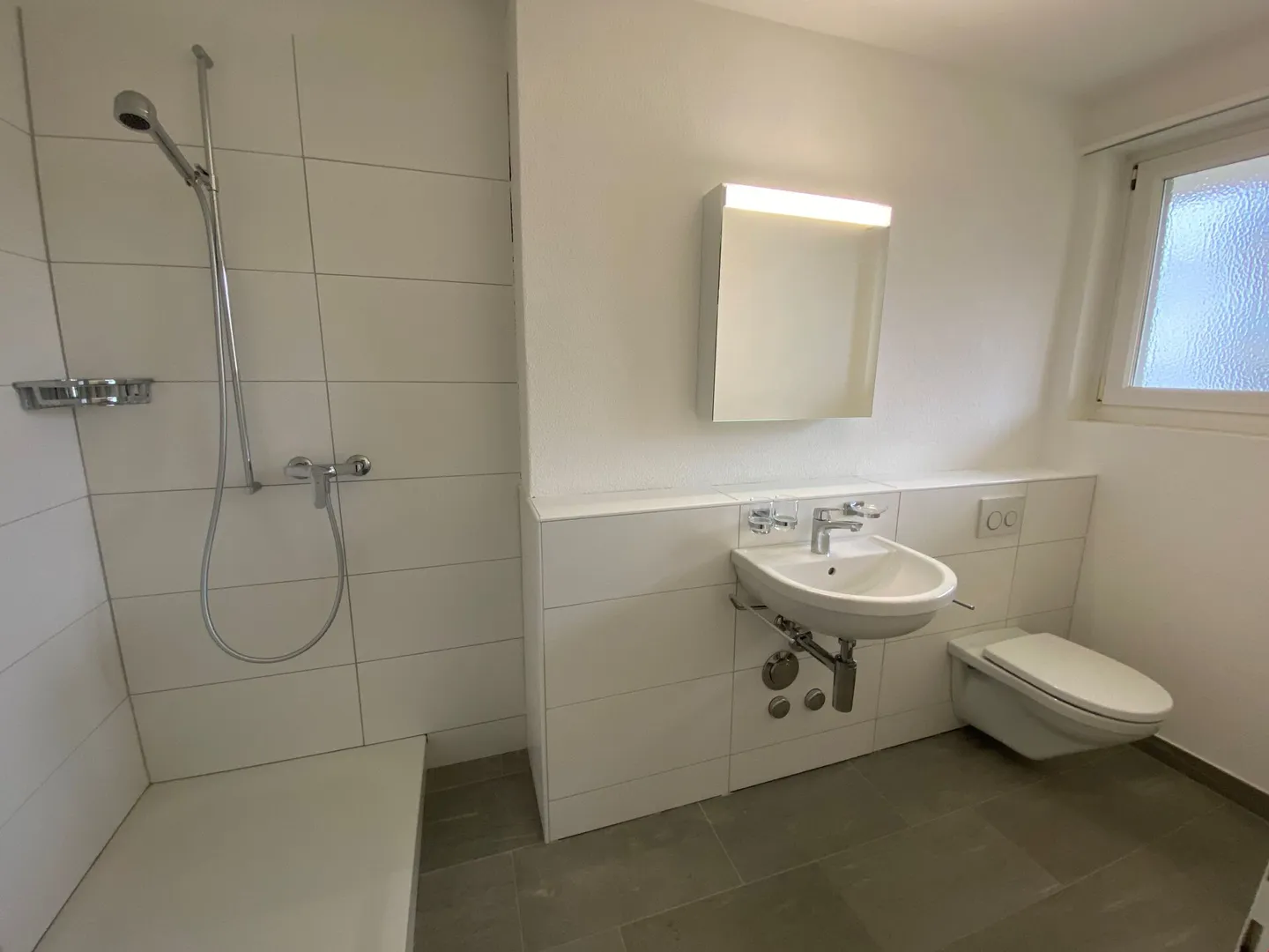 Geräumige Wohnung mit Balkon - Foto 7 von 8