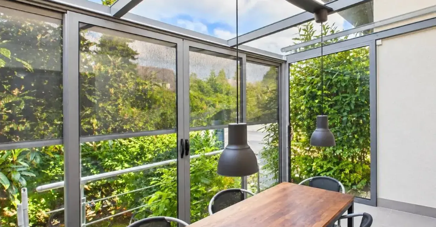 Casa familiare su più livelli con giardino paesaggistico - Foto 8 di 15