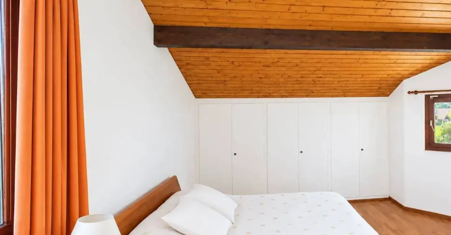 Casa familiare su più livelli con giardino paesaggistico - Foto 11 di 15