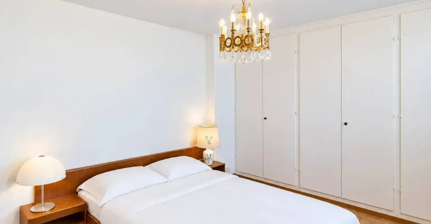 Casa familiare su più livelli con giardino paesaggistico - Foto 12 di 15